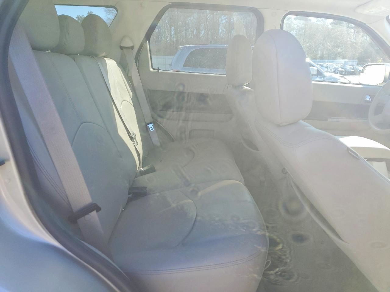 MARINER 2010 Glove Box 5025760