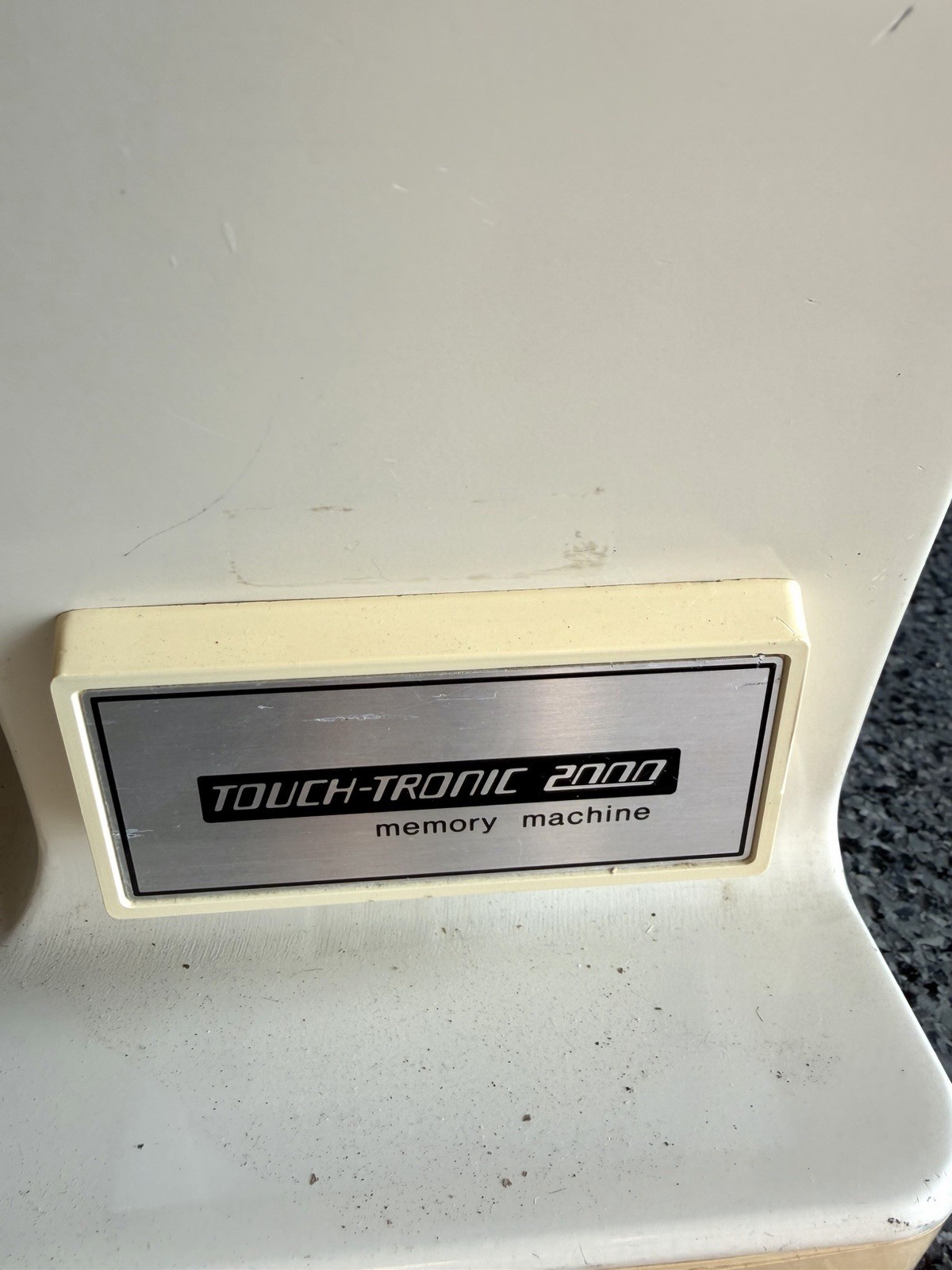 VTG SINGER Touch-Tronic 2000 Memory Sewing Machine Tested!