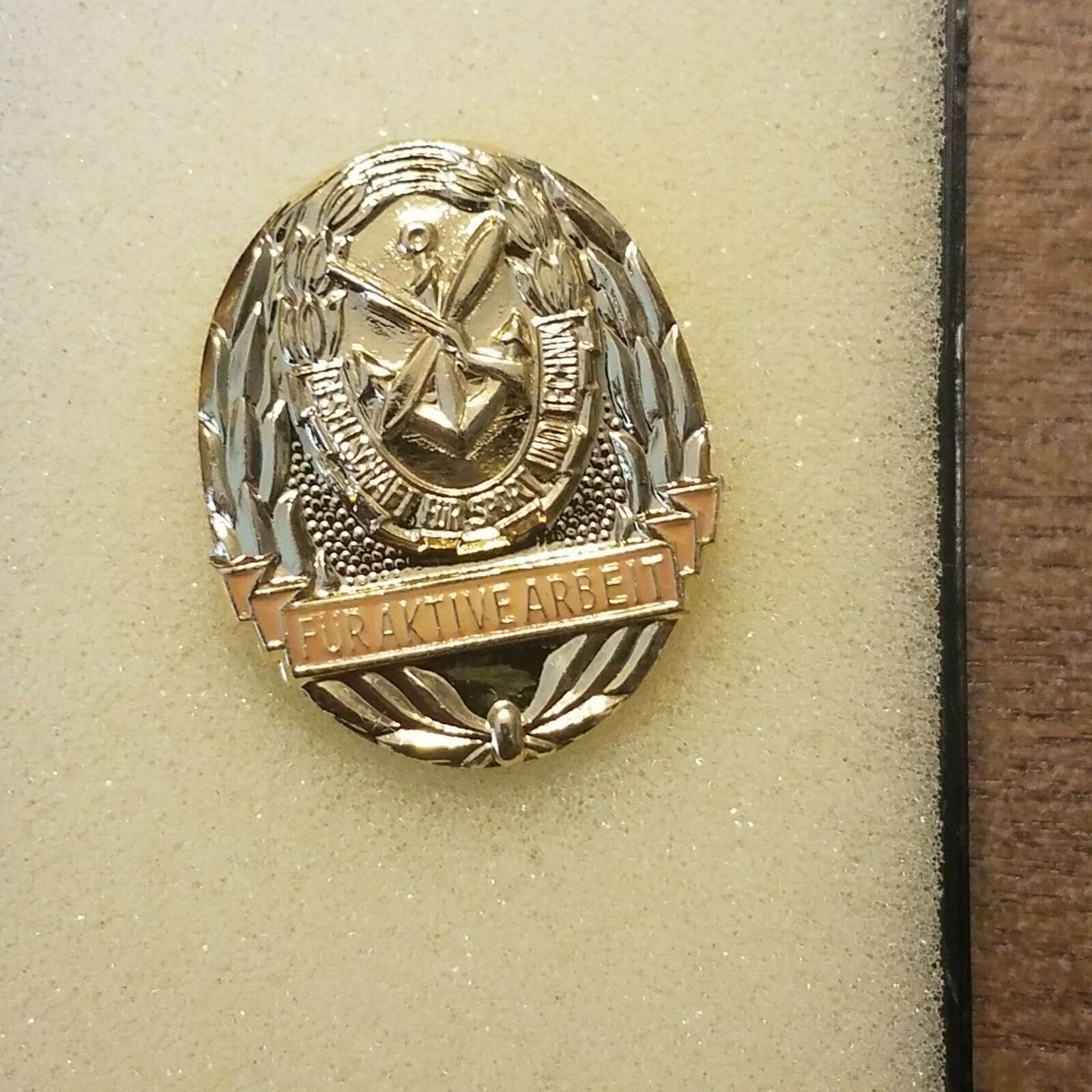 German Lapel Pins GST Furaktive Arbeit,