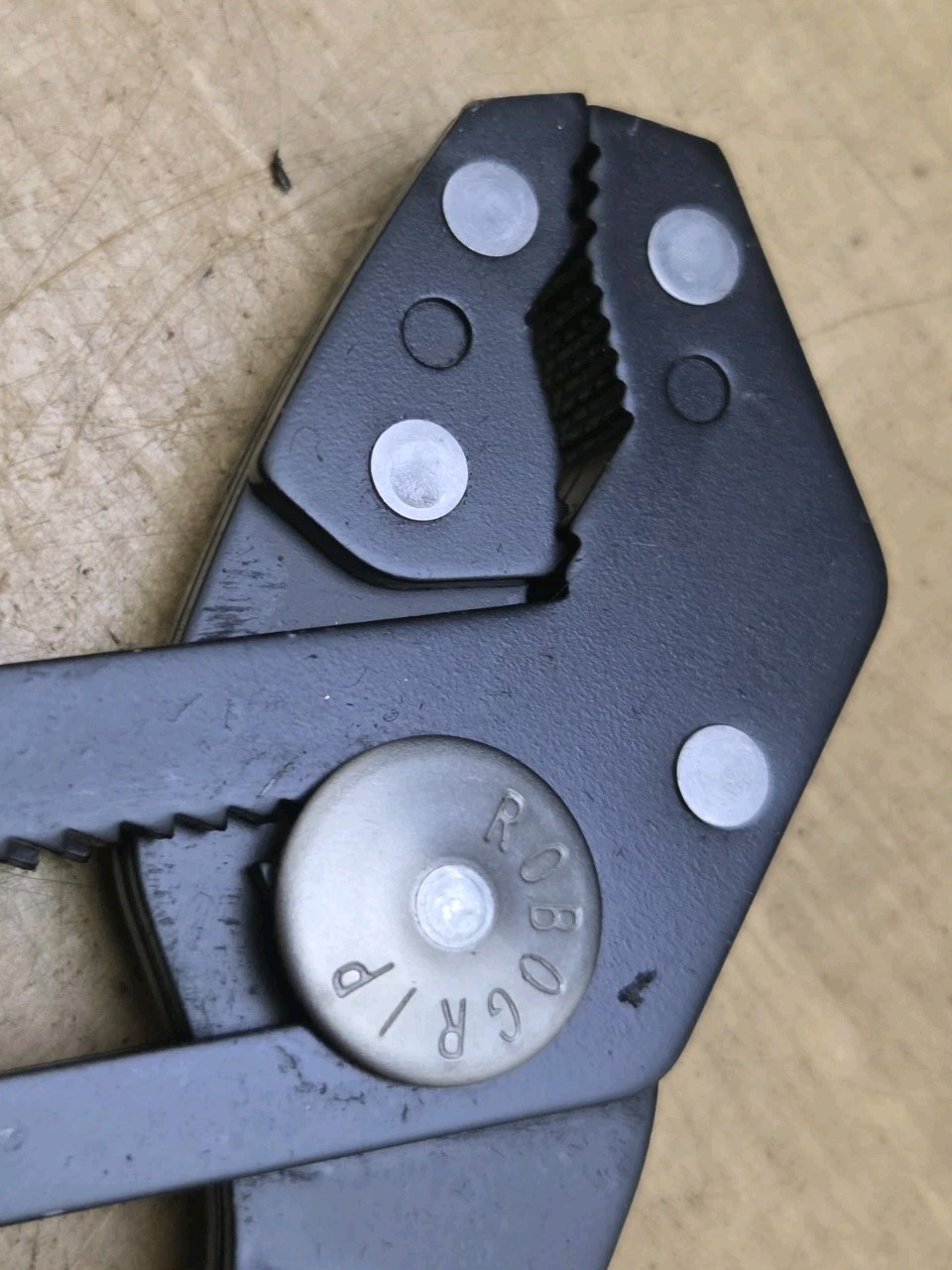 New Original Robo Grip 9" Long Self Adjusting Pliers