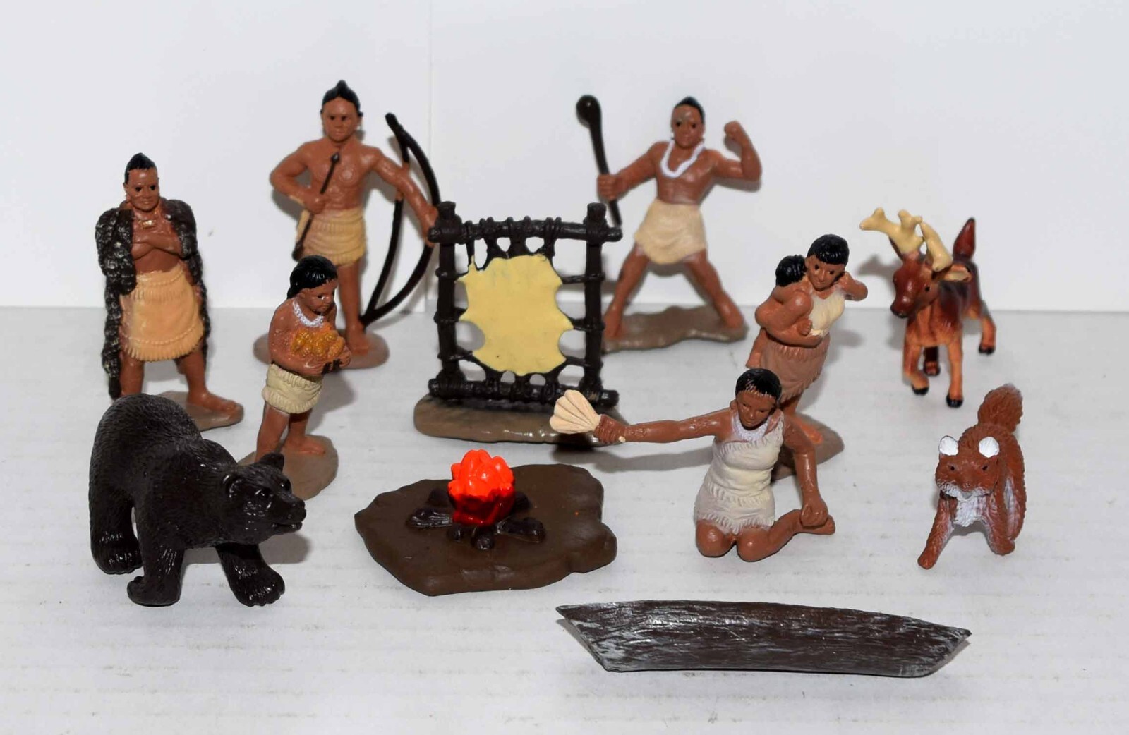 Safari Ltd Toob Powhatan Indians Native American 2 inch Mini Figures 12pc Set