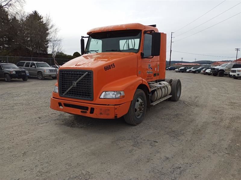 Volvo VN Frame Step 5"X36" (10957461