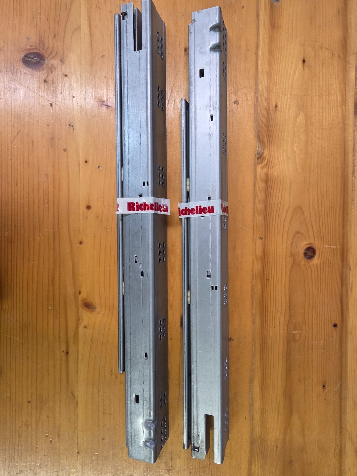Richelieu 21" Impulse Undermount Drawer Slide Sets - 2Sets