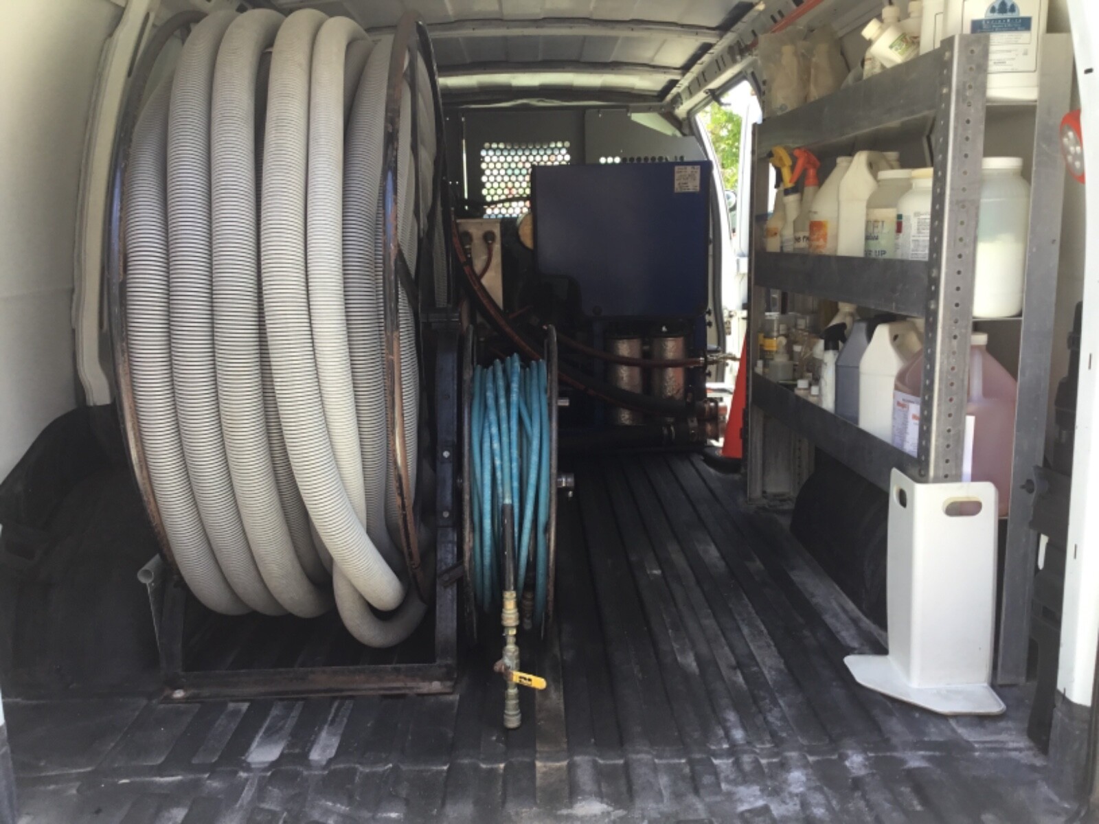Carpet / tile and grout cleaning equipment