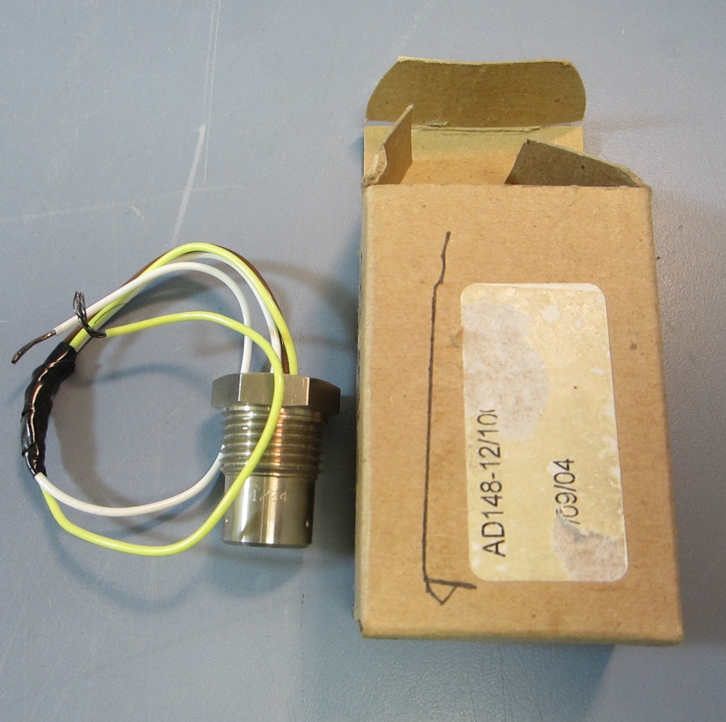Cole-Parmer Instrument Temperature Switch SS 100F AD148-100F