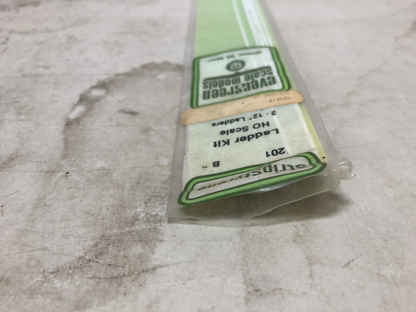 Evergreen Scale Models HO Scale 2-12" Ladders 201 B