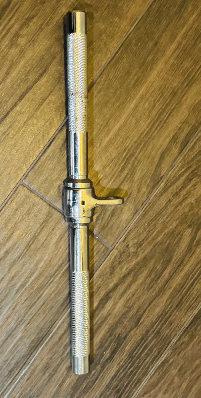Lat pulldown bar Gym attachment