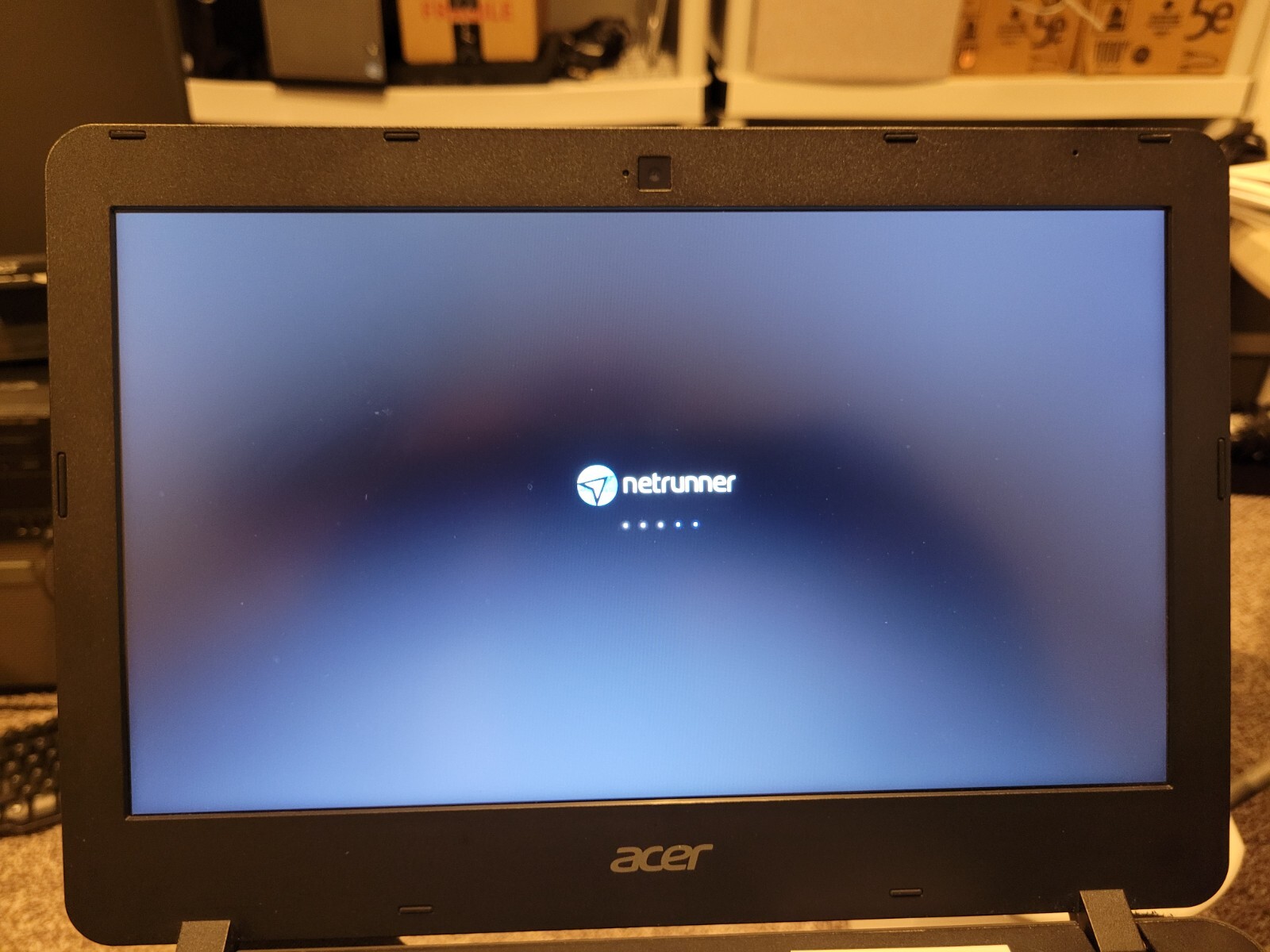 Netrunner Desktop Bootable Linux on 4G USB Stick!