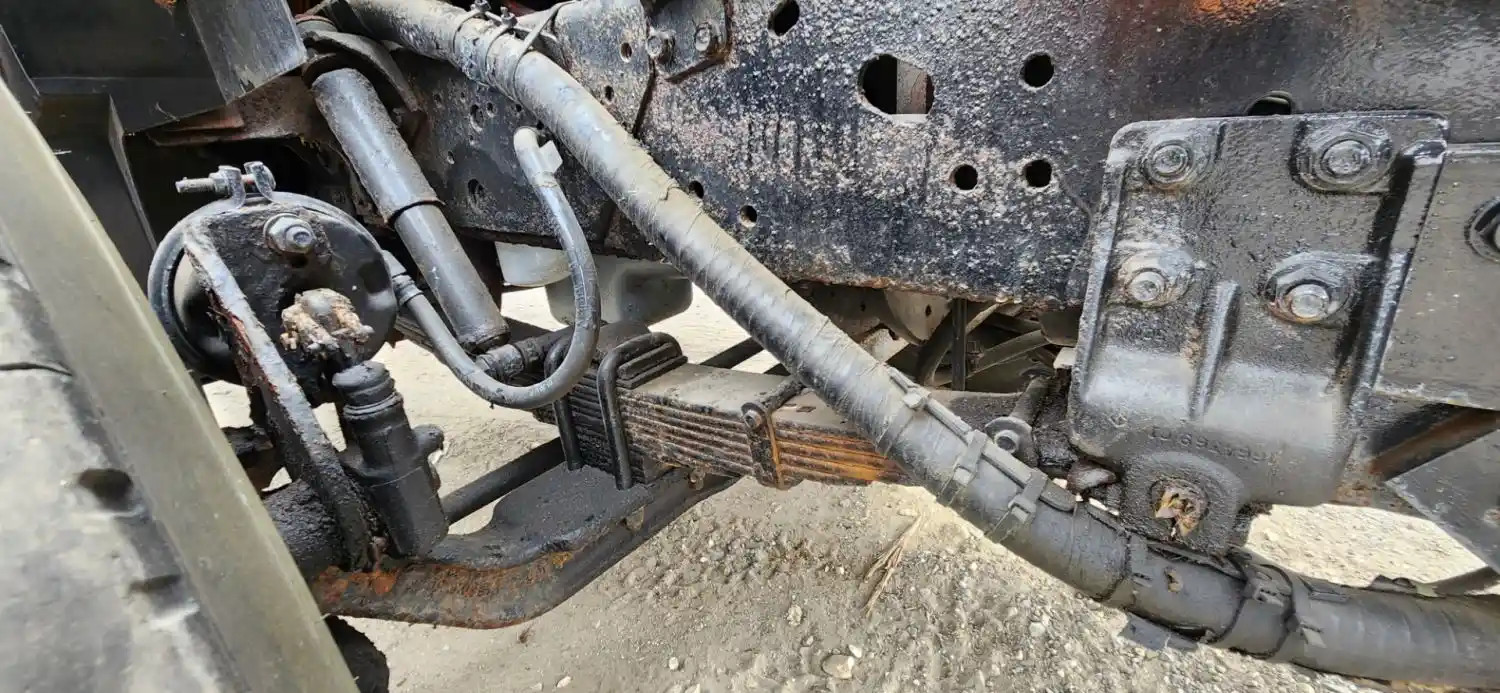(Used) 1995 International 4900, FRONT LEAF SPRINGS Front Leaf & Springs  P-75574