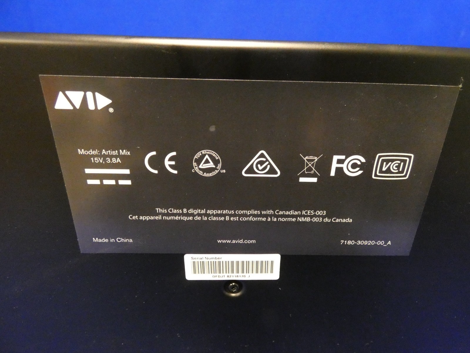 Avid Artist Mix Compact 8-Fader Control Surface (please read ad)
