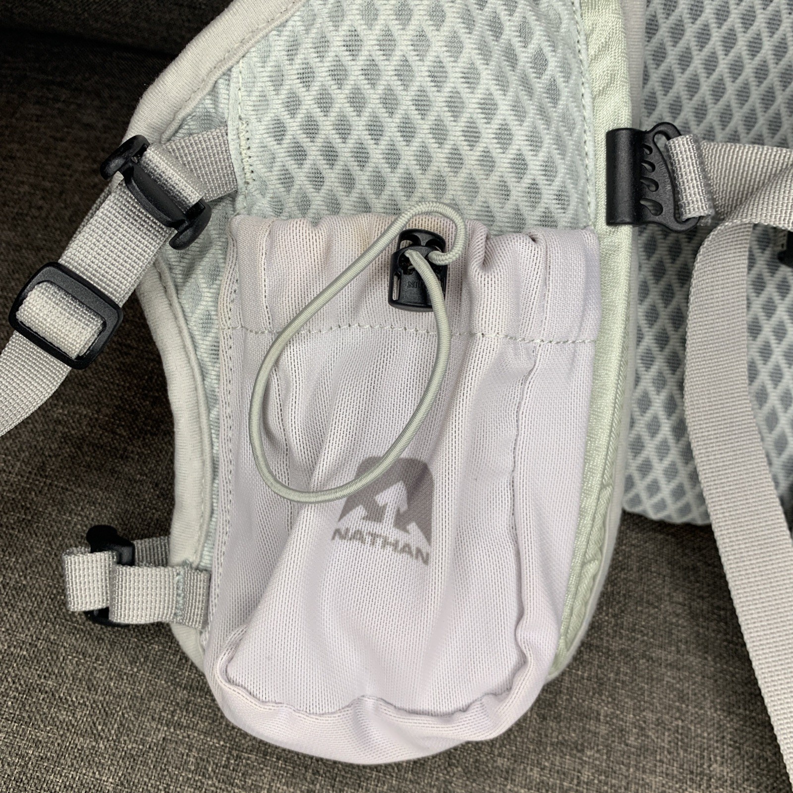 Nathan Intensity 2L Hydration Pack Hiking Backpack/Vest ~ Gray
