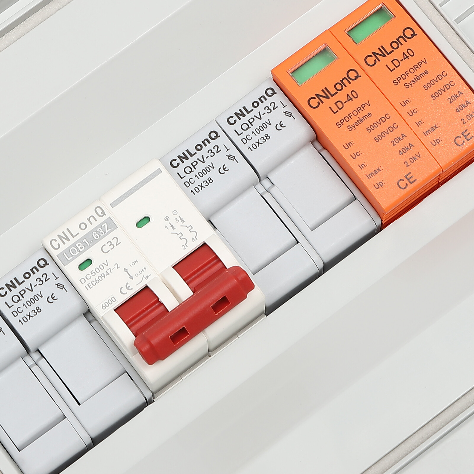 Solar Combiner Junction Box Switch DC500V 2-String 32A Circuit Breaker Protector