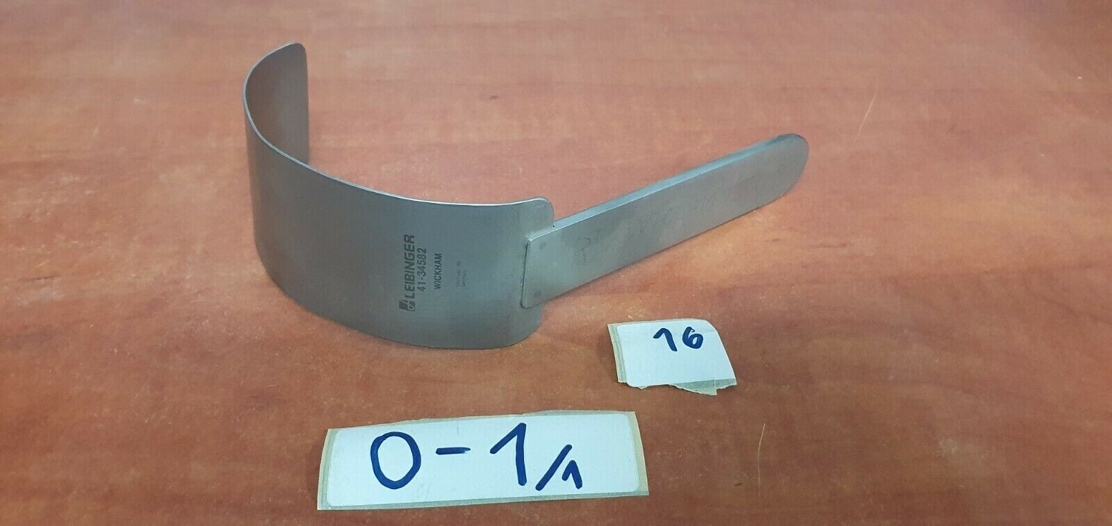 LEIBINGER Retractor 41-34582 WICKHAM STINLESS B2