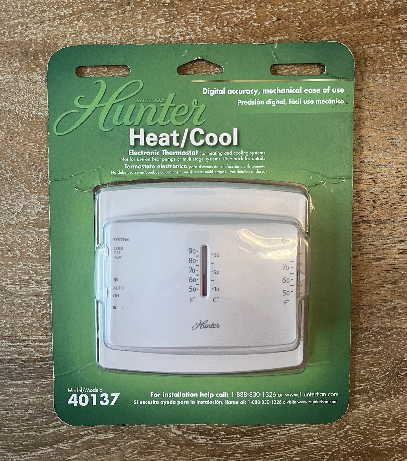 NIB Hunter Electronic Thermostat For Heating & Cooling Systems # 40137 NEW