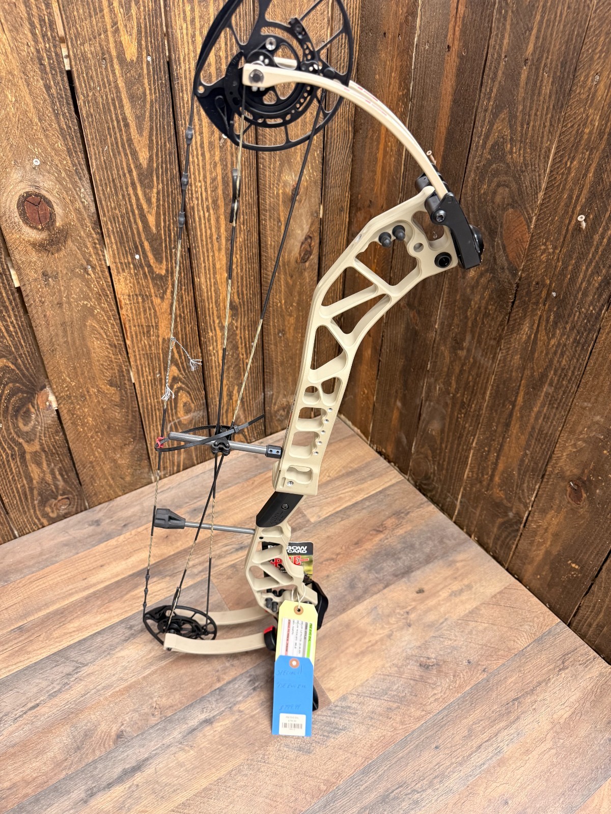 *BOW ONLY* -PSE EVO EVL 32 - Tan - 80lbs - RH