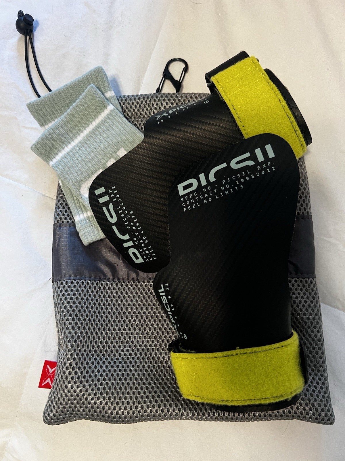 PICSIL HAWK GRIPS