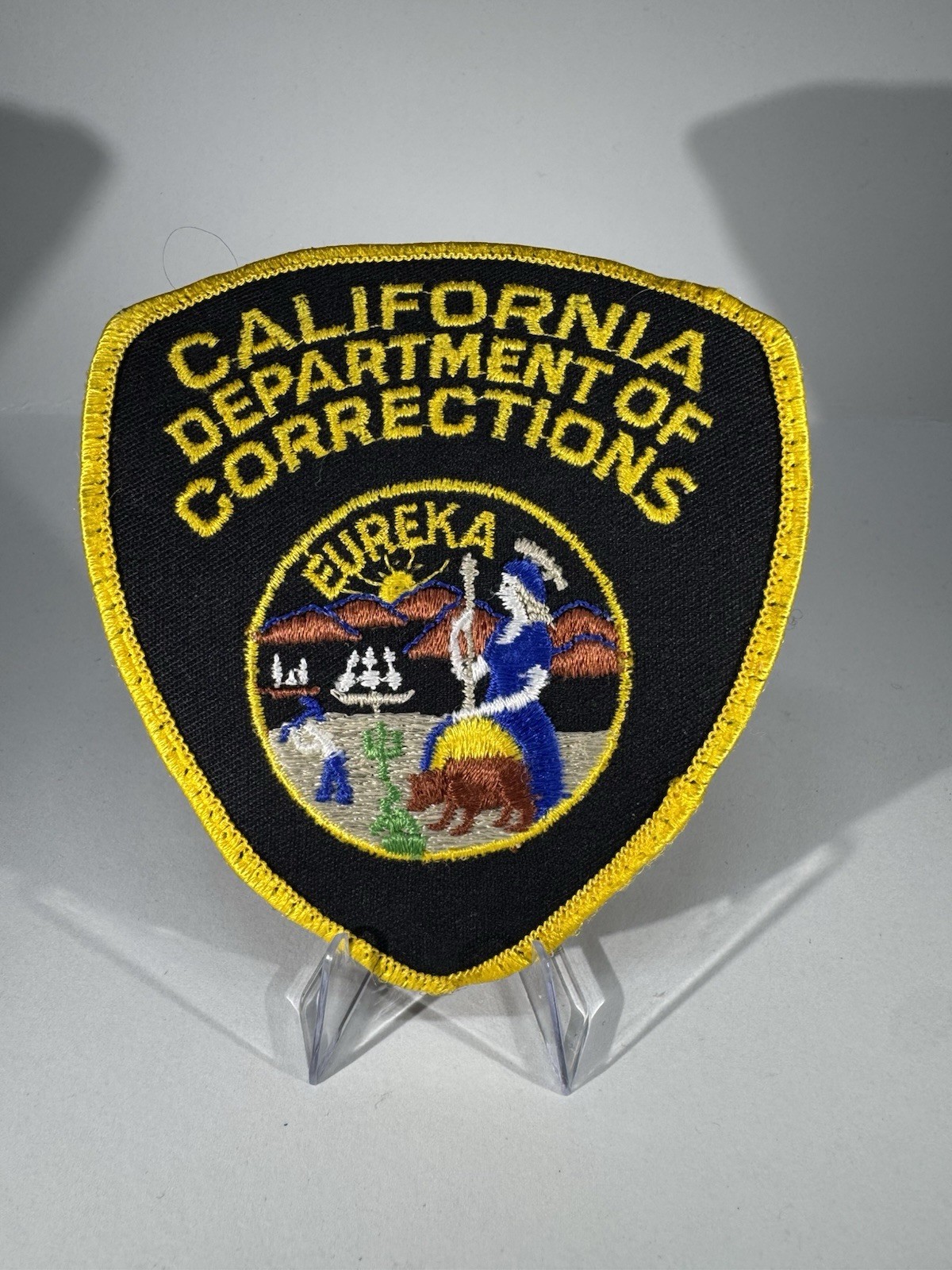 CA. CALIFORNIA DEPARTMENT OF CORRECTIONS DOC PRISON POLICE SHOULDER PATCH 4 1/2"