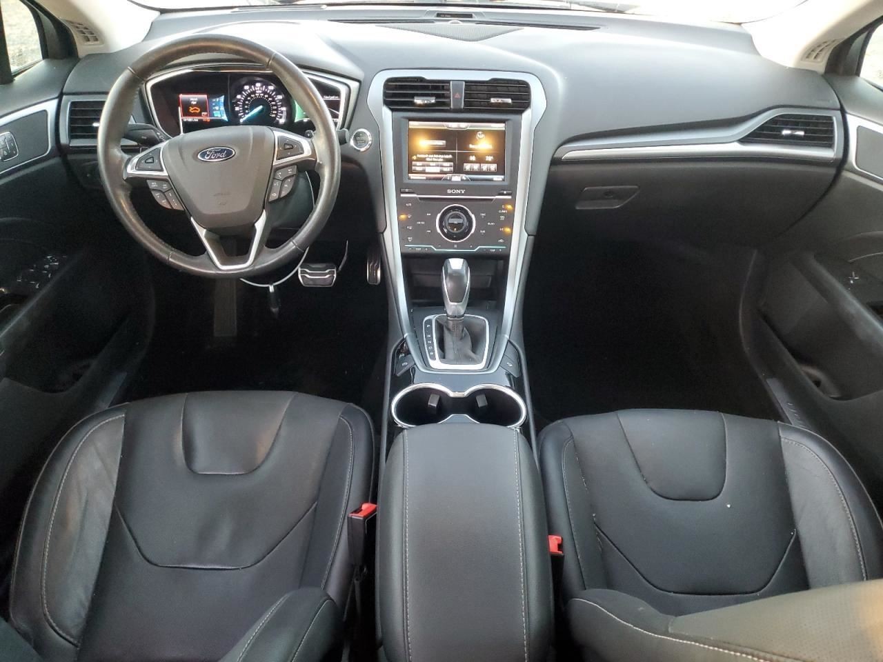 FUSION 2015 Glove Box 4951819