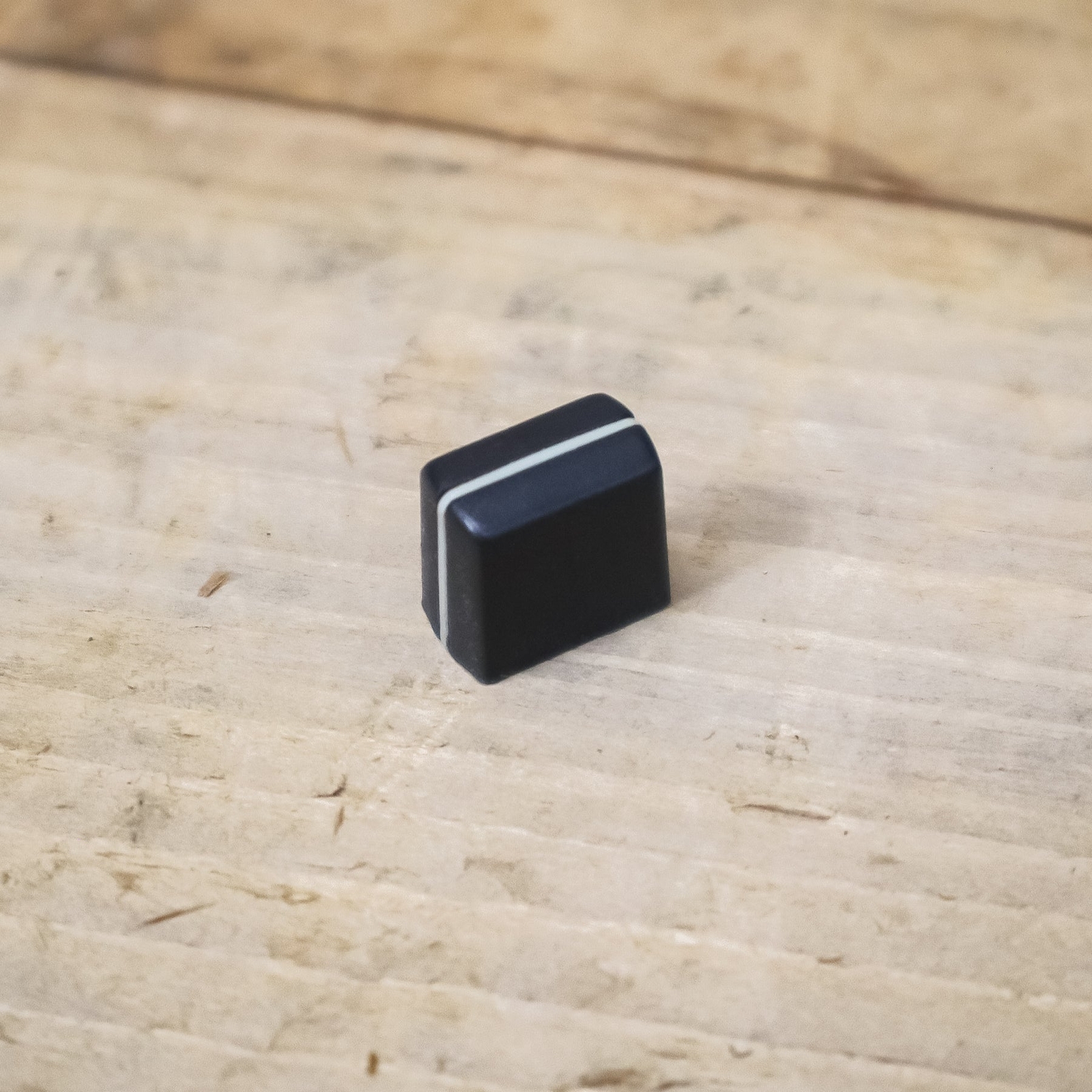 Alesis Black Fader Cap for Studio 12R Mixer Channel Slider UALES12R-FDR