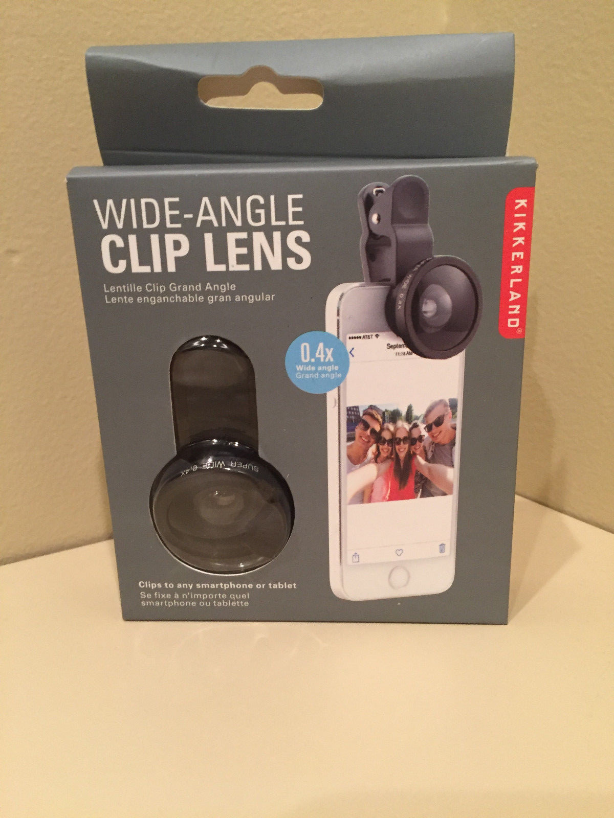 Kikkerland Wide angle Clip Lens - Clips to any smartphone or tablet (NEW)