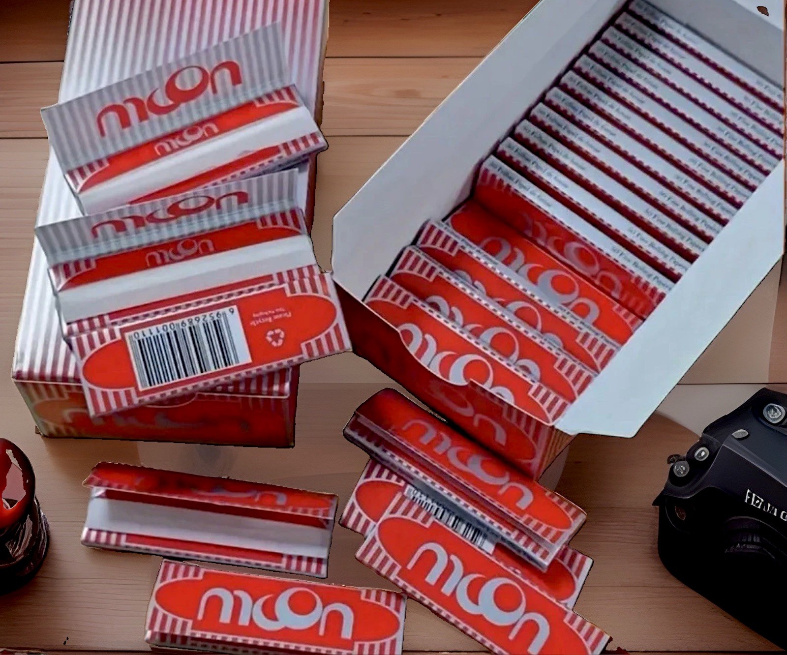 50 Packs Full Box MOON Rolling Papers 70mm  Red Short Size