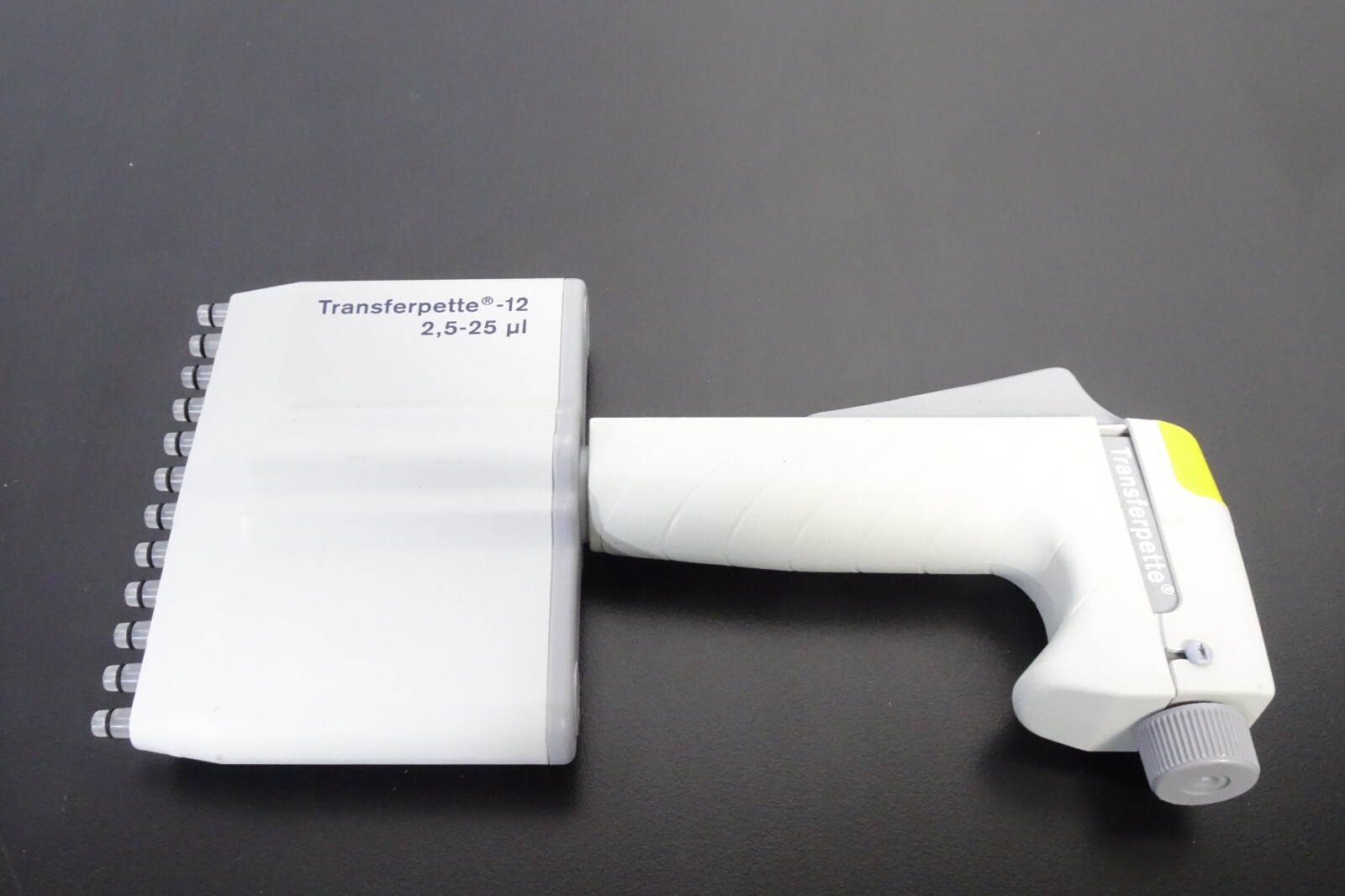 BrandTech Transferpette 12 Channel Manual Pipette 2,5-25uL
