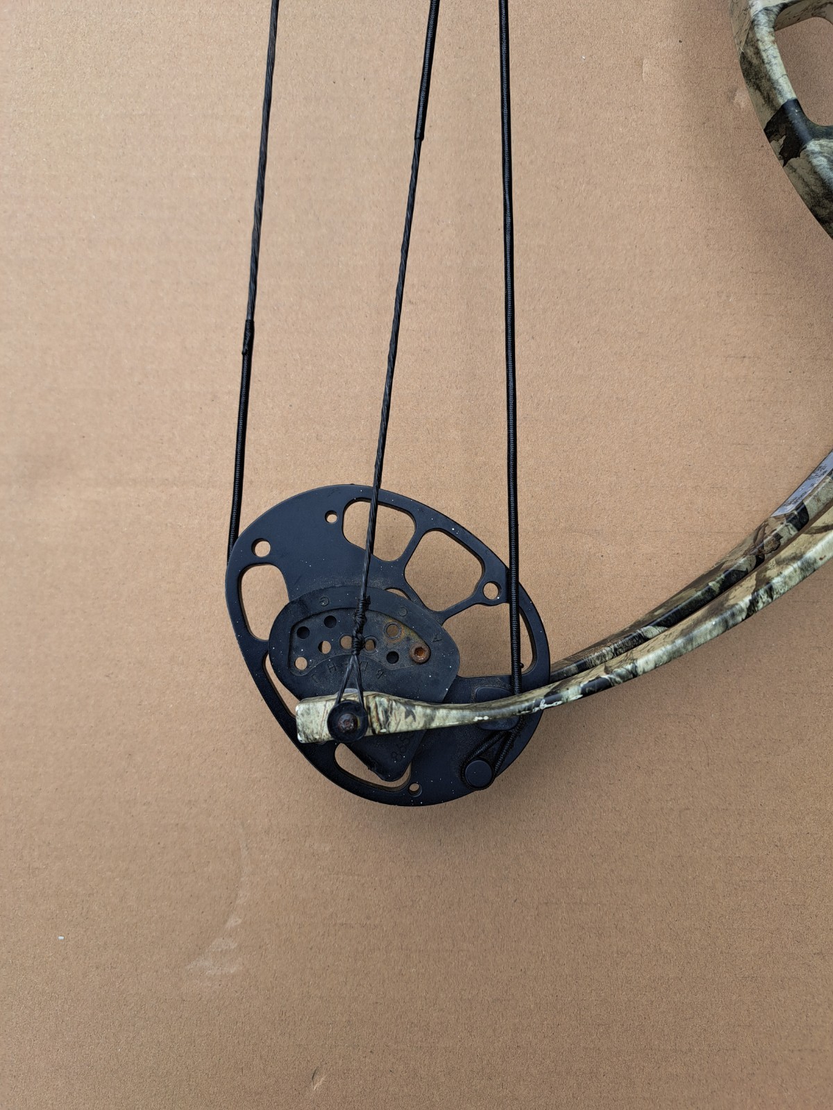 PSE Chaos 50-lb Right-Handed Camo Compound Bow