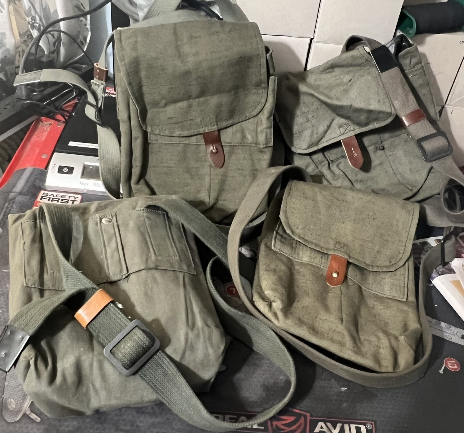 YUGO MILITARY RIFLE -4 MAGAZINE POUCH YUGOSLAVIAN MILITARY RIFLE -