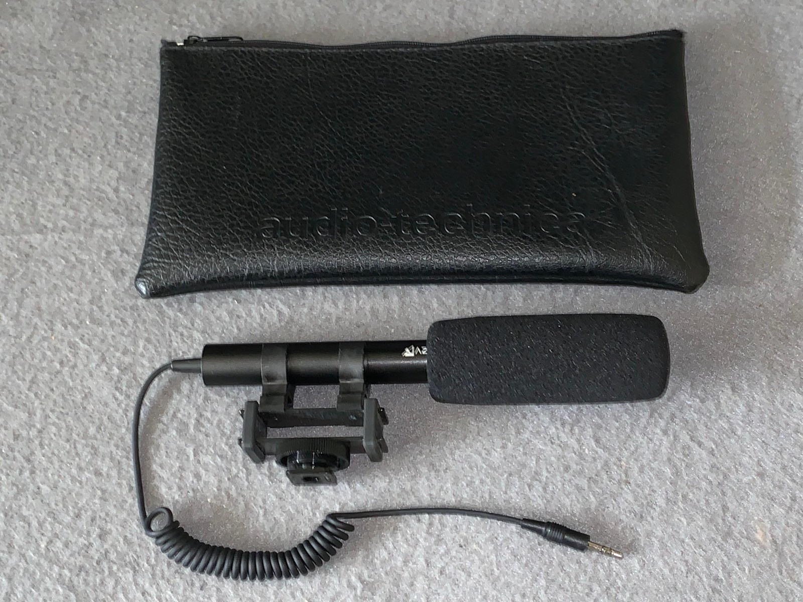 Azden SMX-10 Short Shotgun Microphone w/Camera Mount (Excellent Condition)