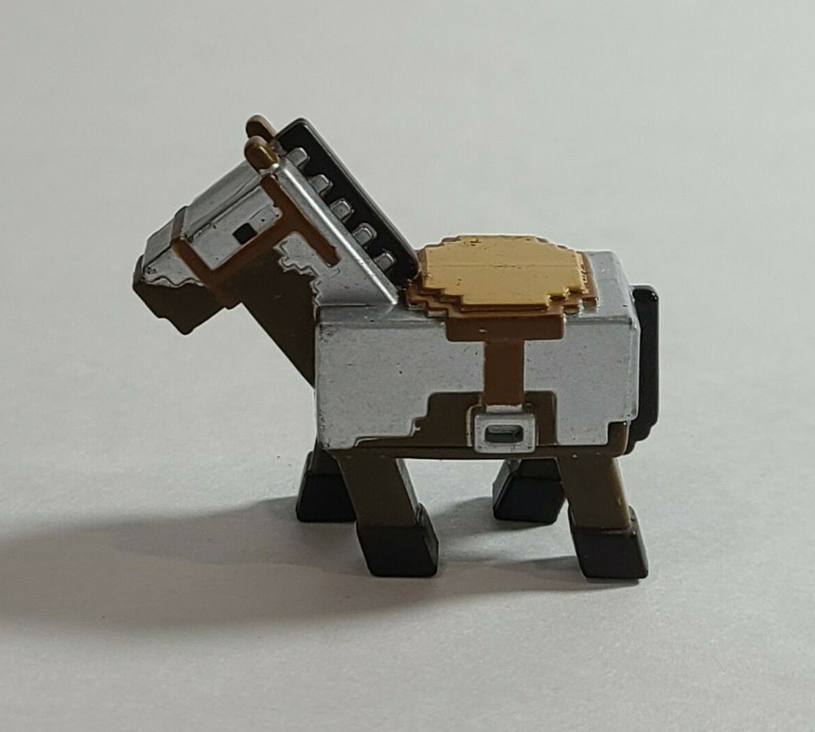 Minecraft Mini-Figures Obsidian Series 4 1" Armored Horse Figure Mojang