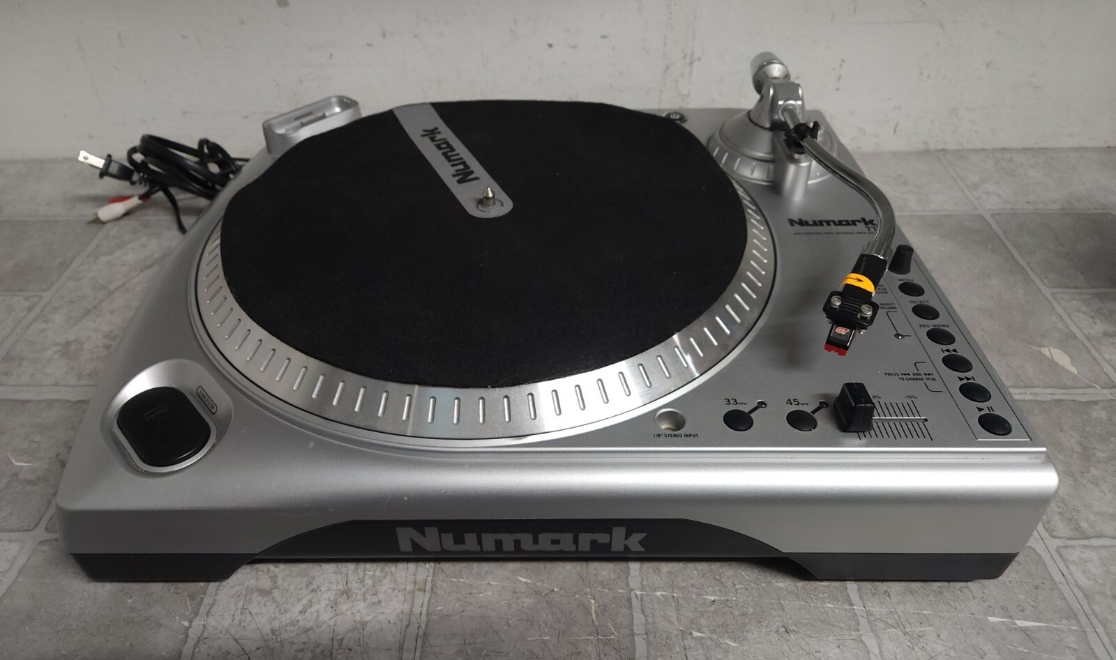 Numark TTi USB Turntable With Universal Dock For Ipod (SEE PICTURES)