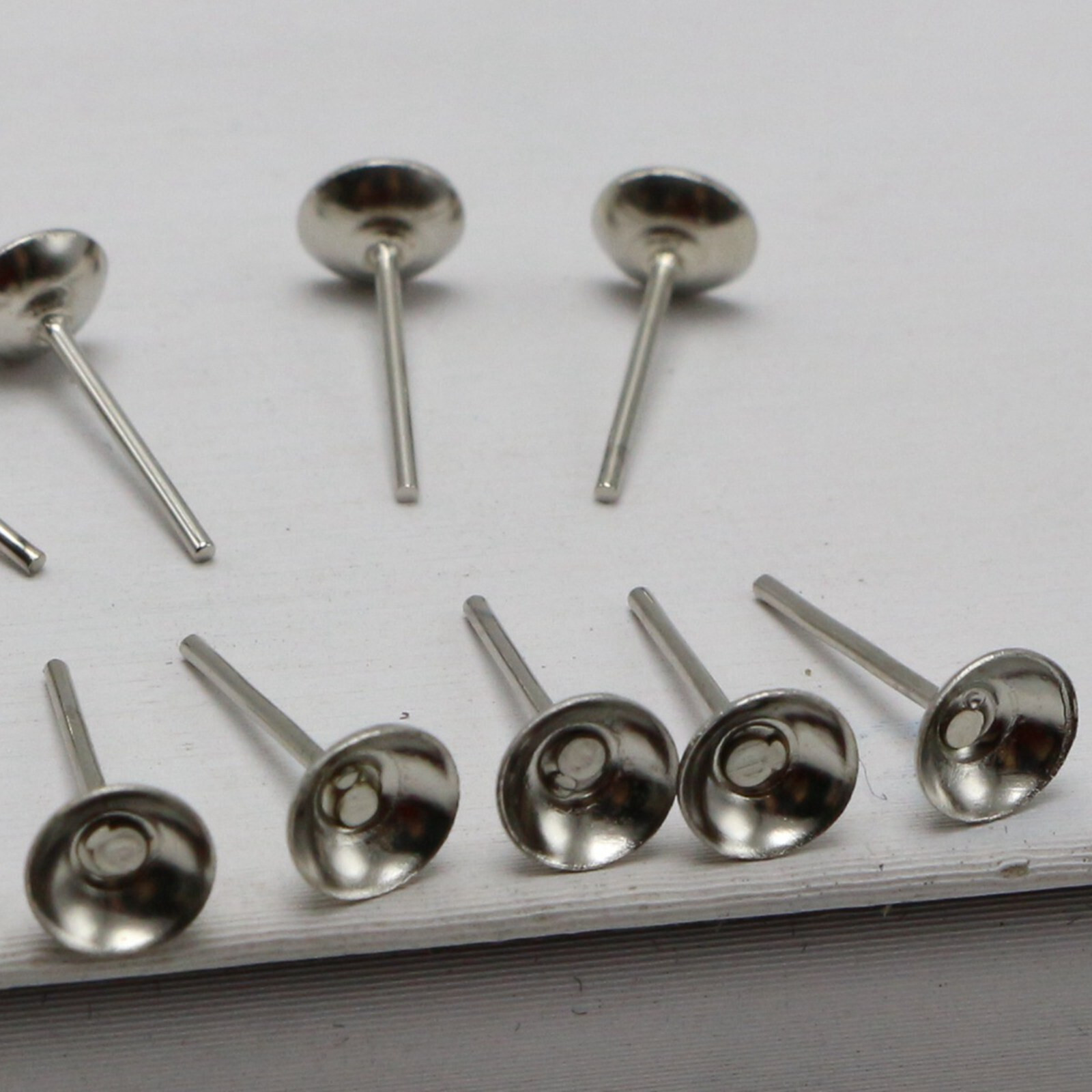200 pcs Silver Blank Round Cup Peg 6mm Earring Stud Ear Post Pin with Stopper