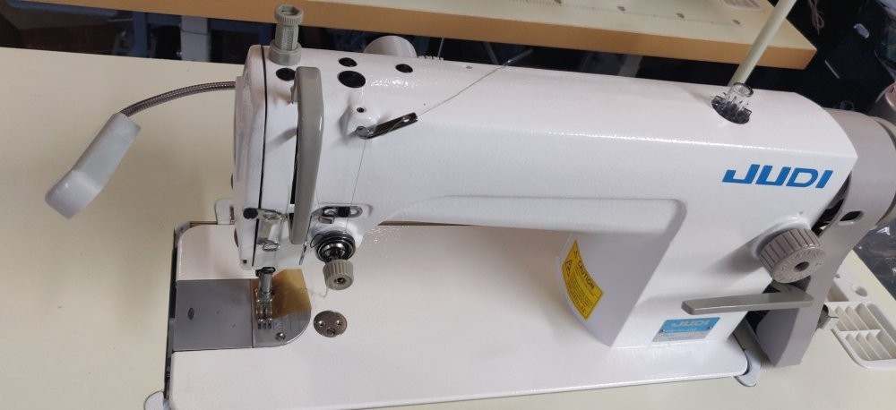 JUDI DDI-8700 Single Needle  SEWING Complete With Stand,Servo Motor & LED LAMP