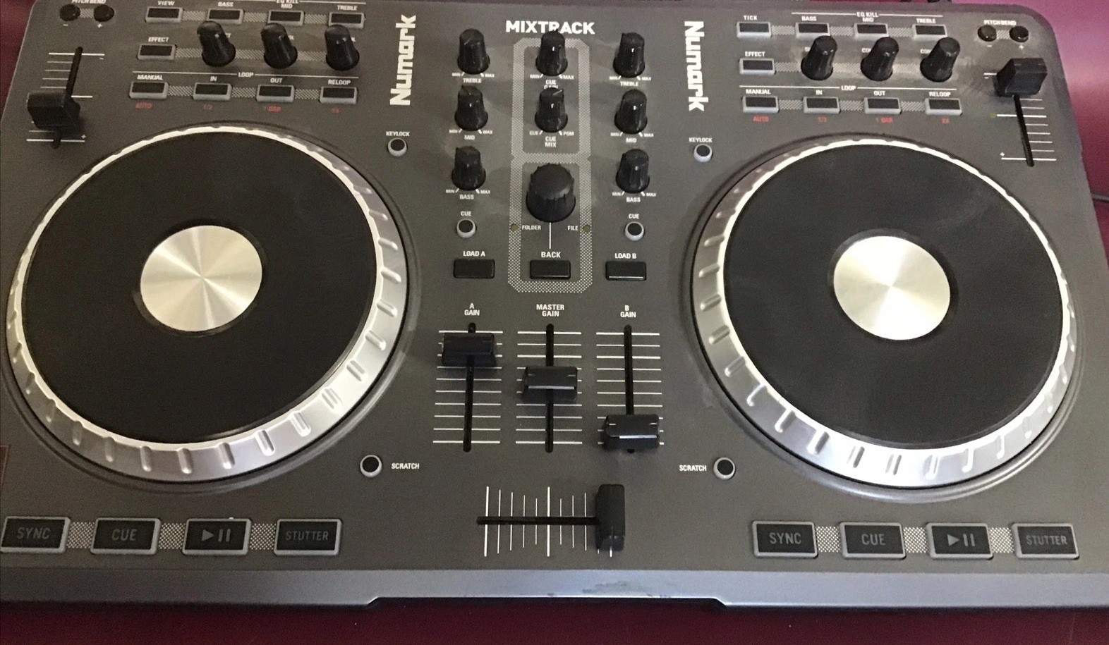 Numark Mixtrack Pro DJ Controller with USB Cable Powers On Untested