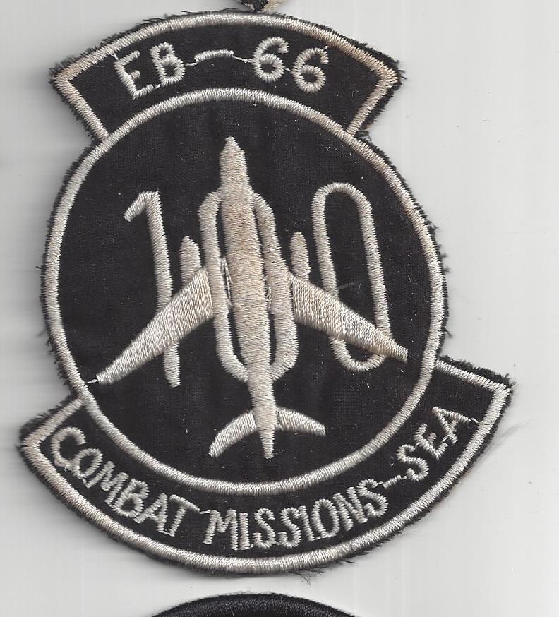 PATCH USAF REPRODUCTION EB-66 100 COMBAT MISSIONS SEA