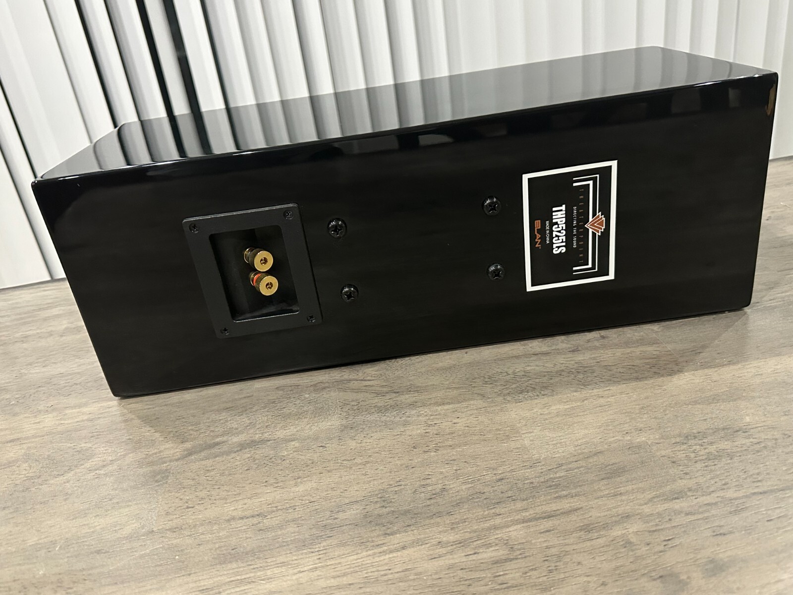 Elan THP5250LS TheaterPoint Premium Gloss Black Cabinet Speaker - Excellent