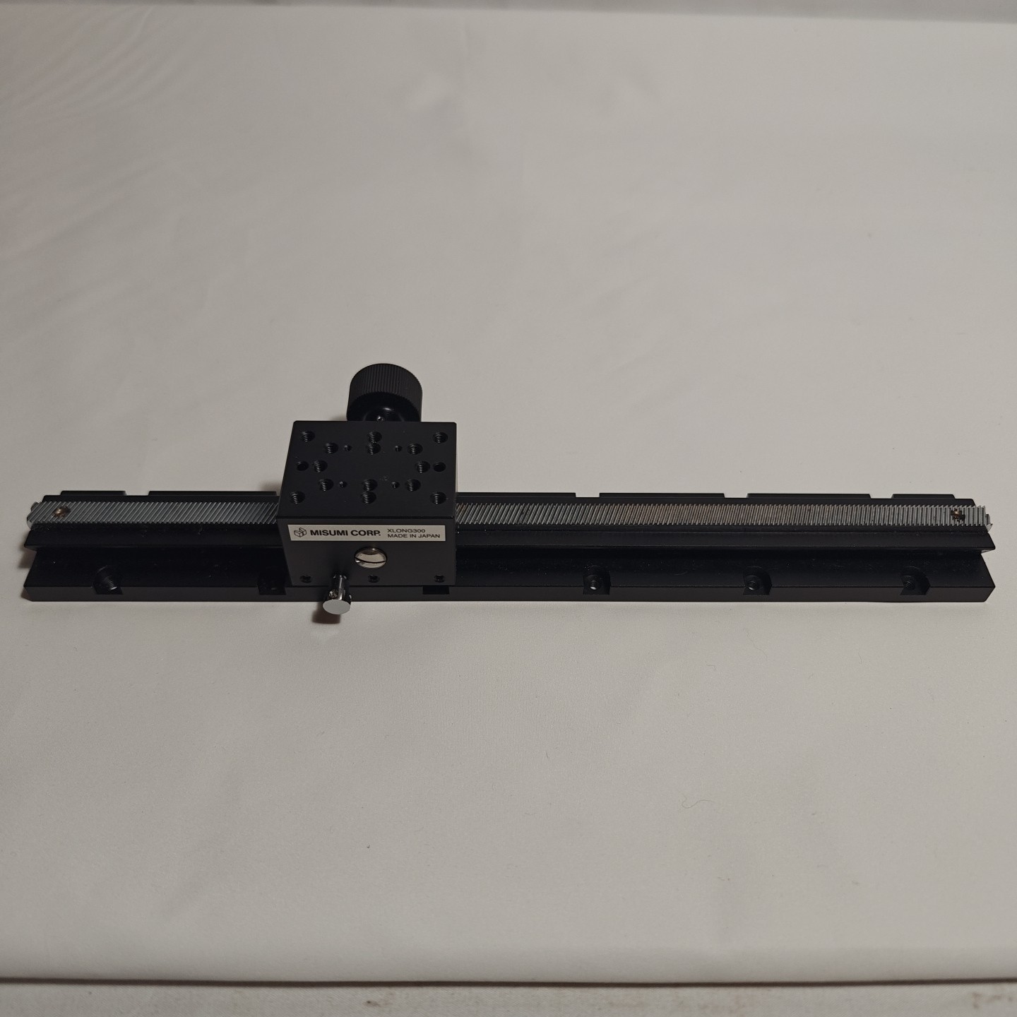 Misumi XLONG300 Manual X-Axis Stages Dovetail Rack & Pinion Long Stroke