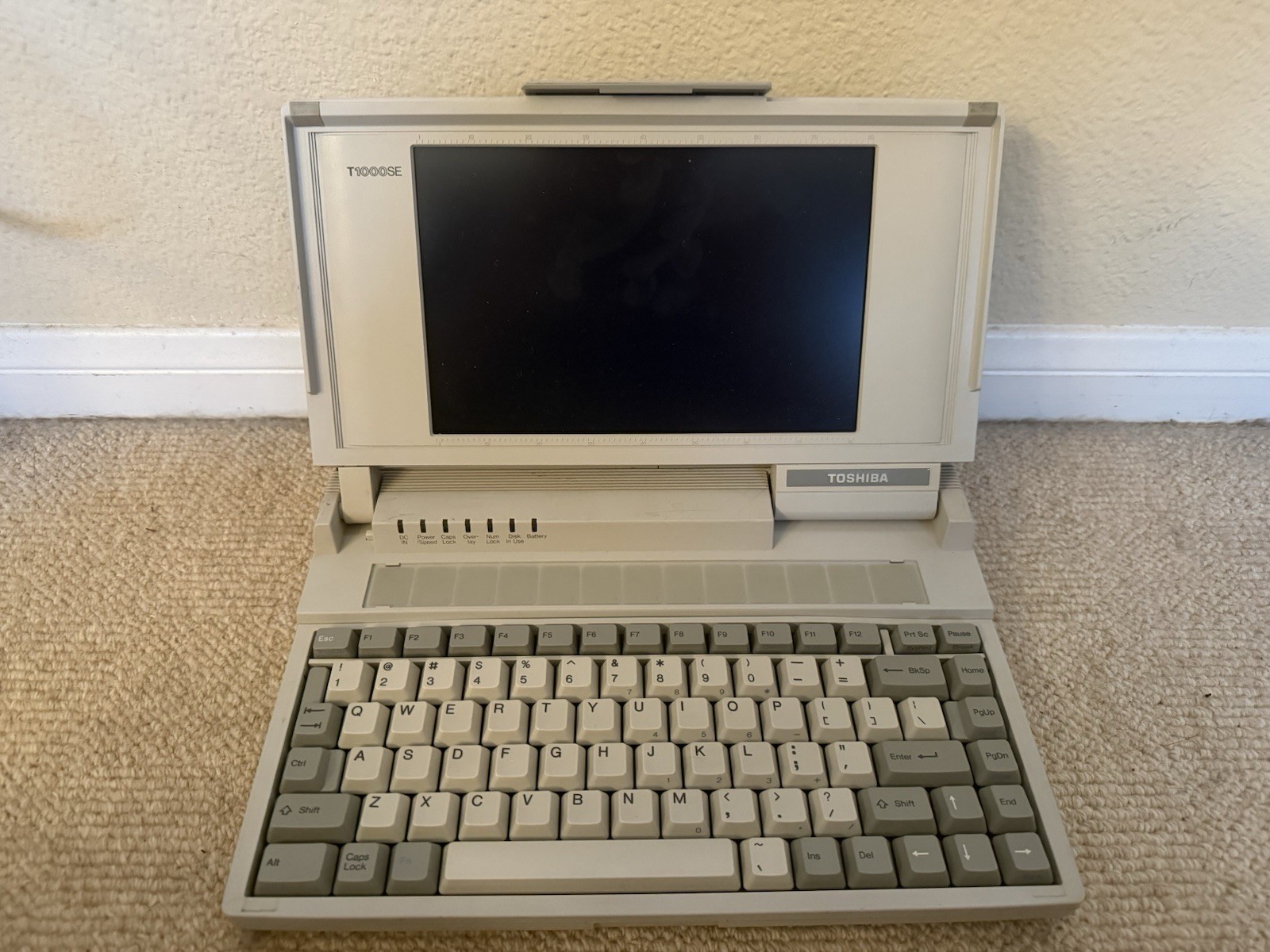 Toshiba T1000SE Vintage Laptop Model PA8003U For Parts