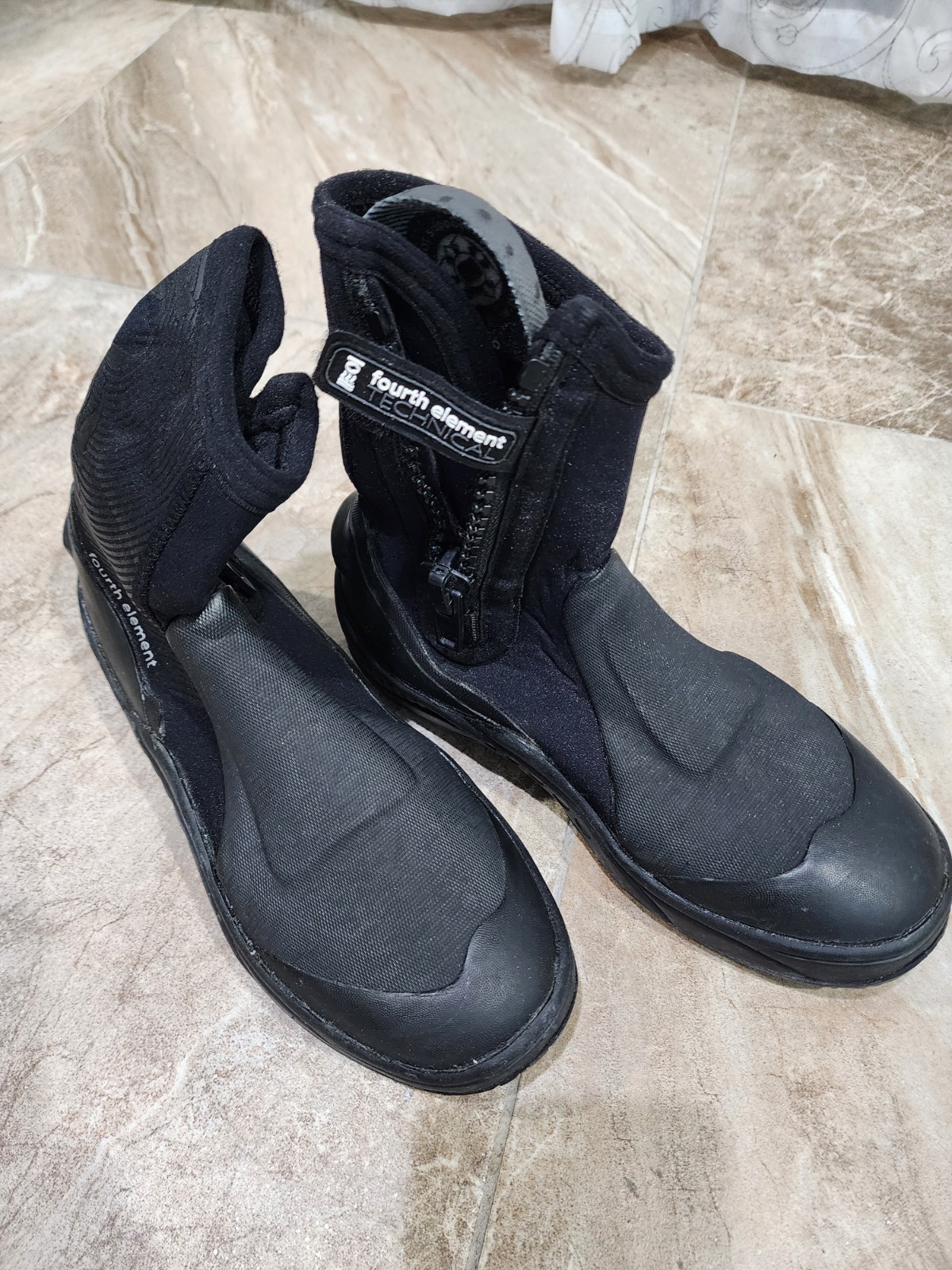 Fourth Element Amphibian Boots –Like  NEW – Size 7 (US)
