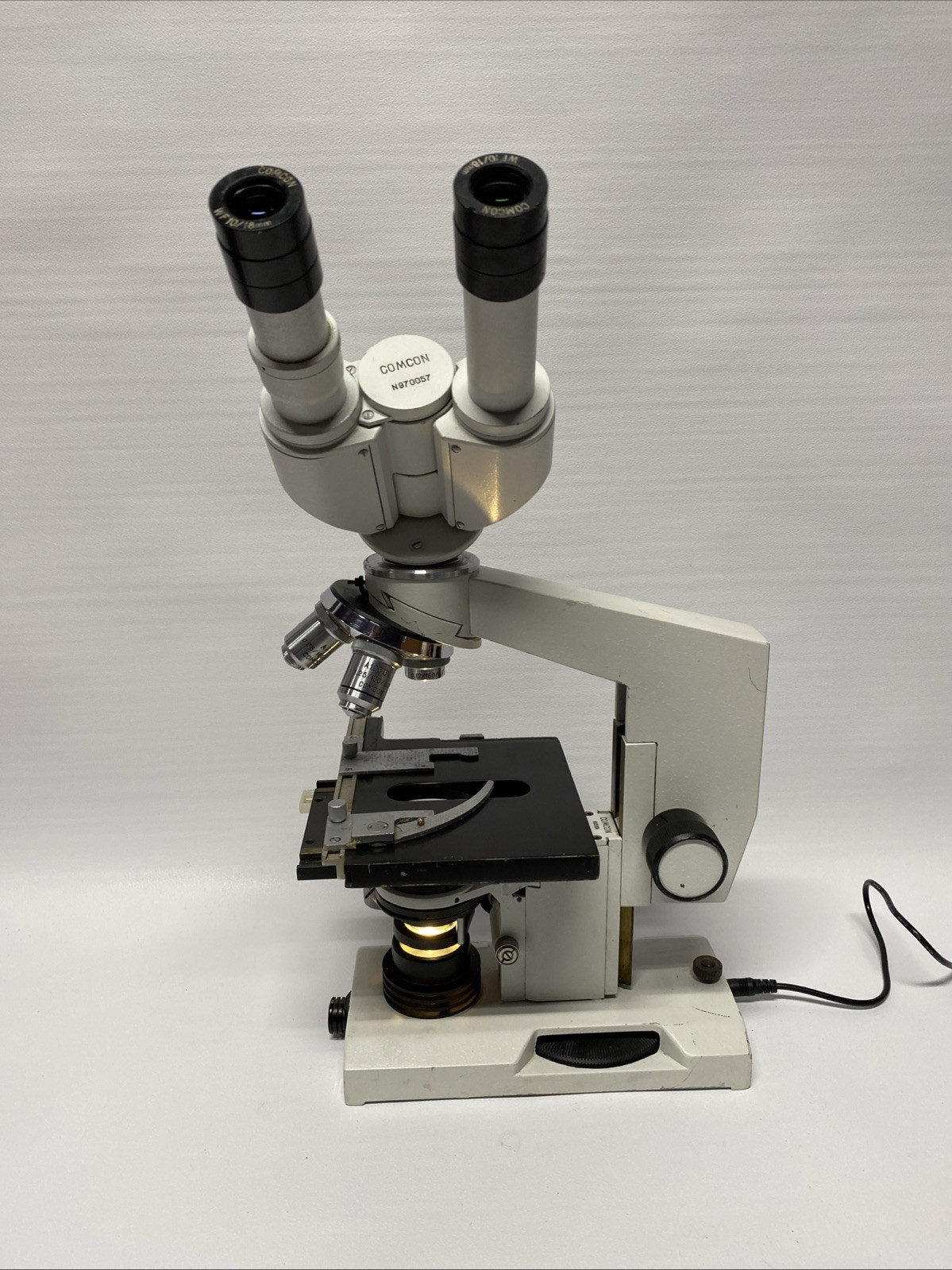 Comcon Binocular Microscope 100 40 4 Lenses Lighted Power N970057 Y4