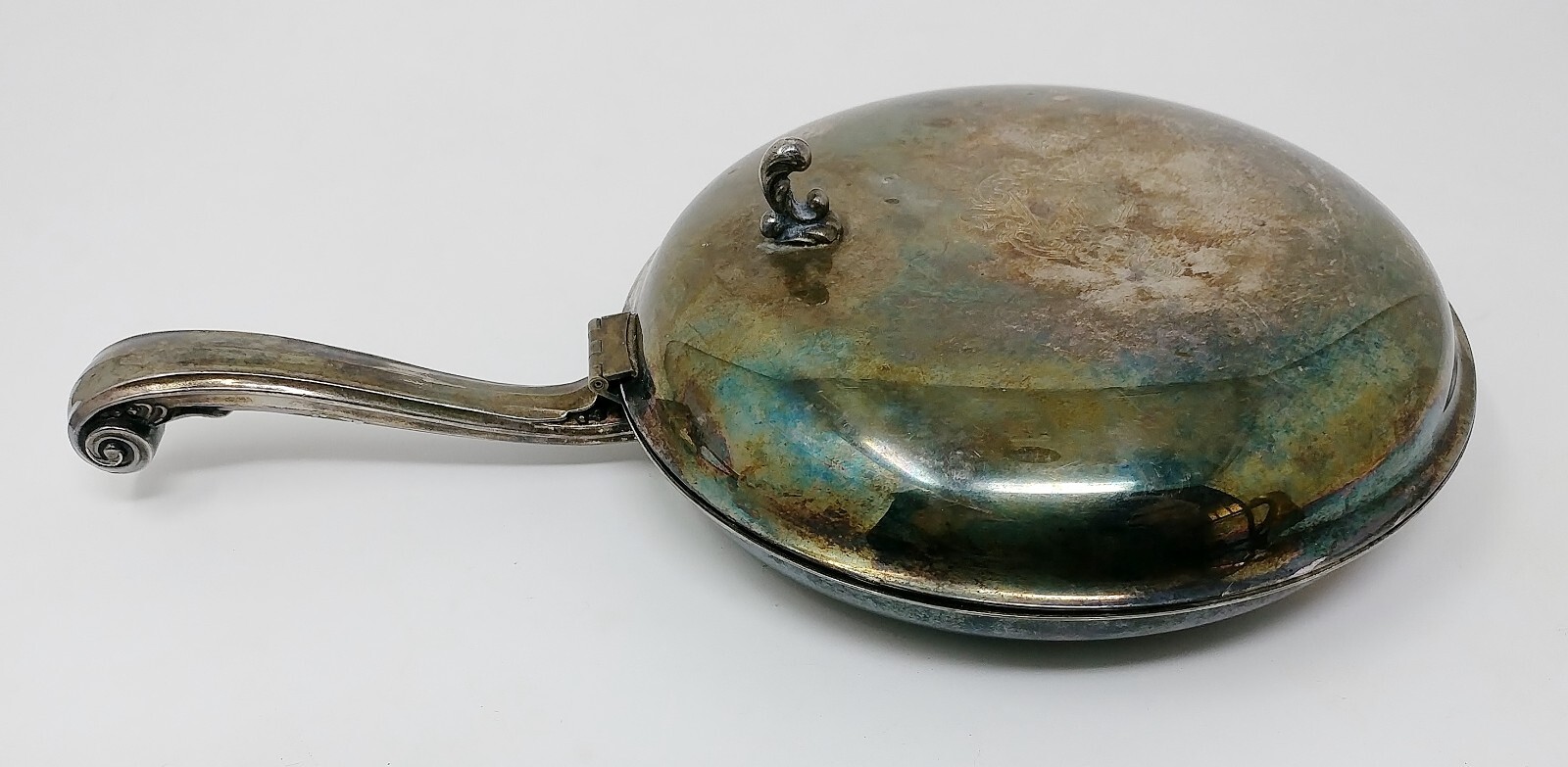 Pre 1929 WM. A. Rogers Silver Plate Lidded Silent Butler Crumb Catcher Ashtray