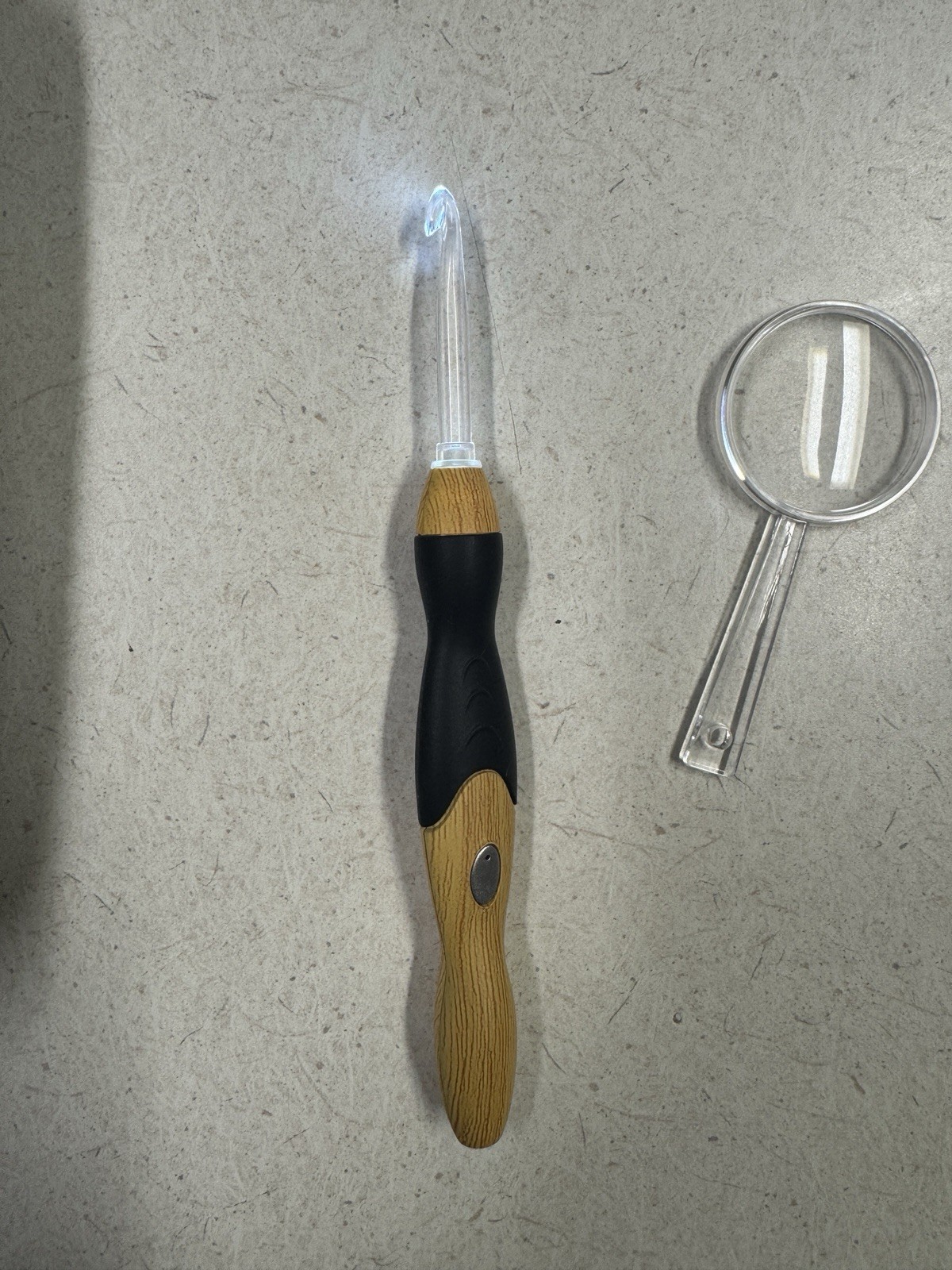 Crochet Hook Set with Interchangeable Hook Sizes and Built-in Light