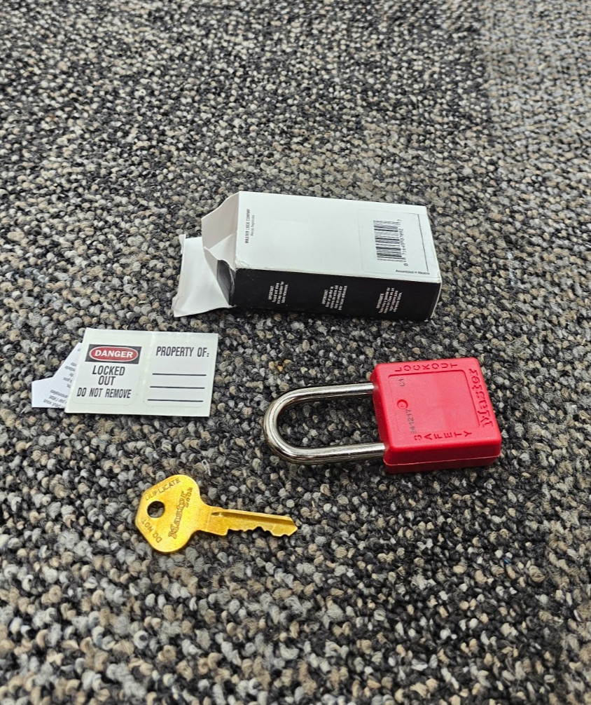 (QTY 5) Master Lock 410RED Zenex™ Thermoplastic Safety Padlock, 1.5" (38mm) Wide