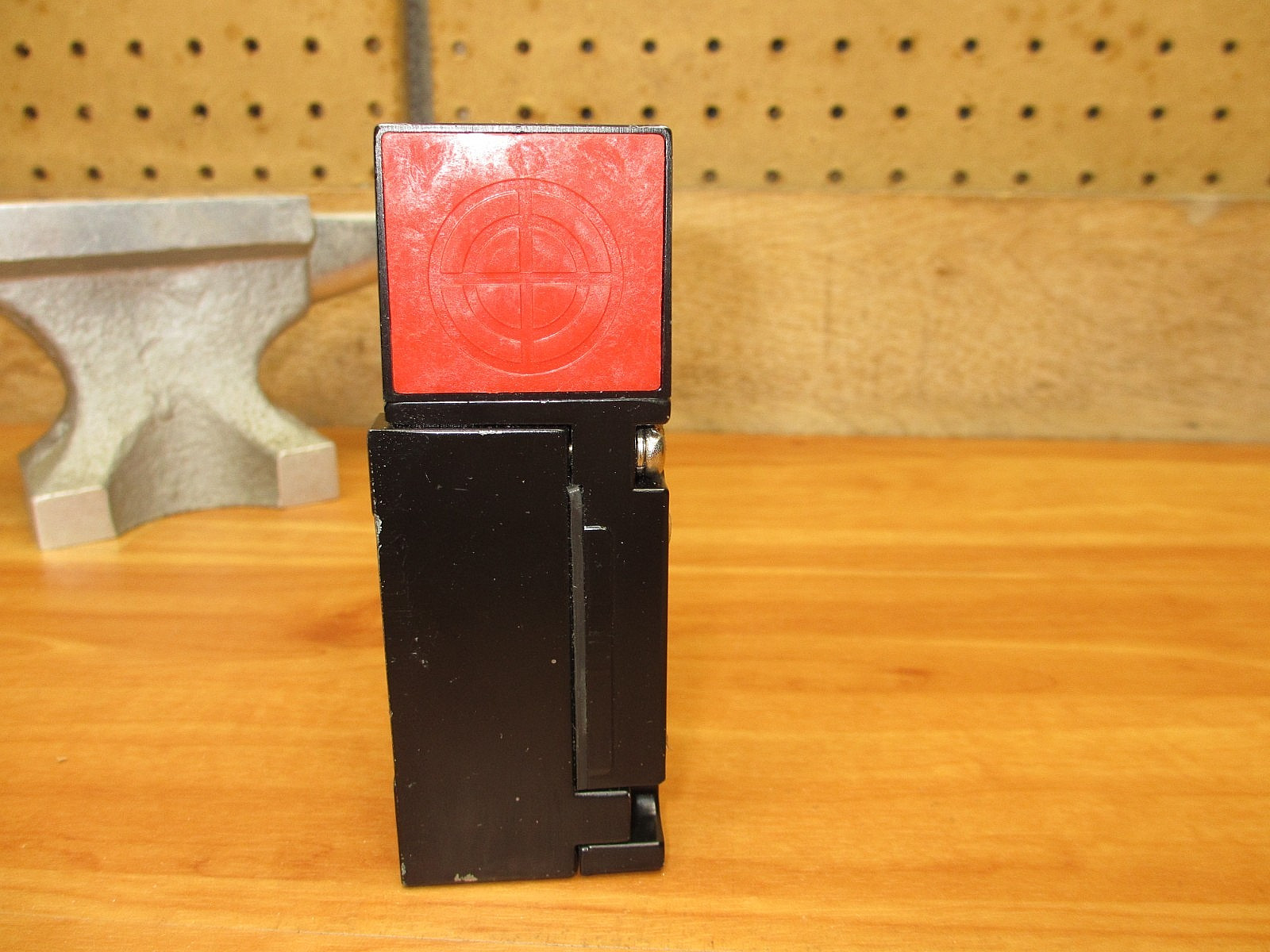 Square D 9006 PNS222A *NEW* Proximity Switch Sensor
