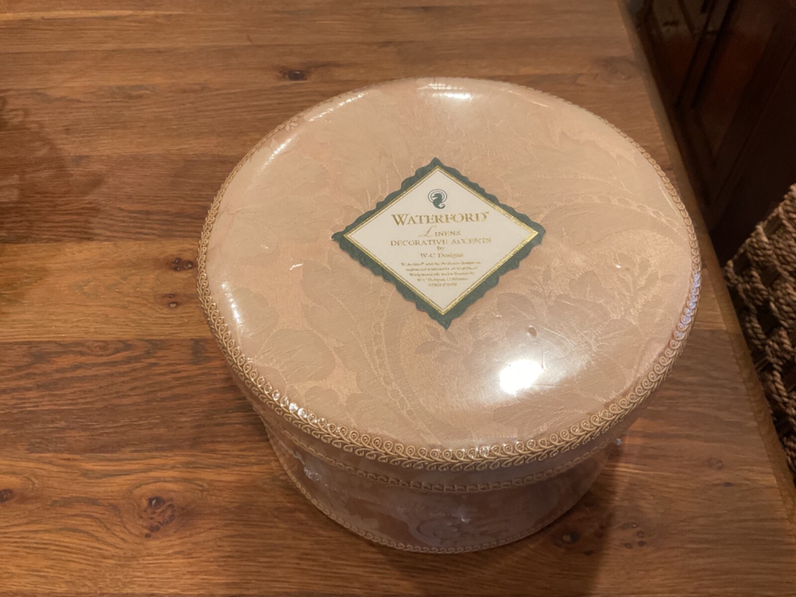 Waterford Linens ESSEX COURT LARGE Round LInen Keepsake Box - NEW