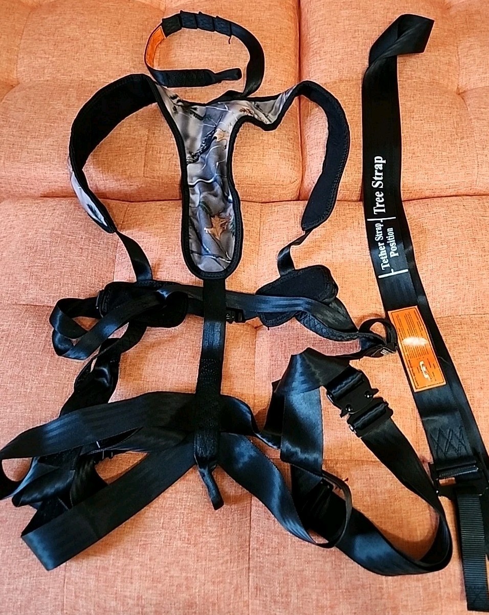 BowHunter 2X/3X Treestand Safety Harness Vest W NEW Tree Strap 250-300 Lbs