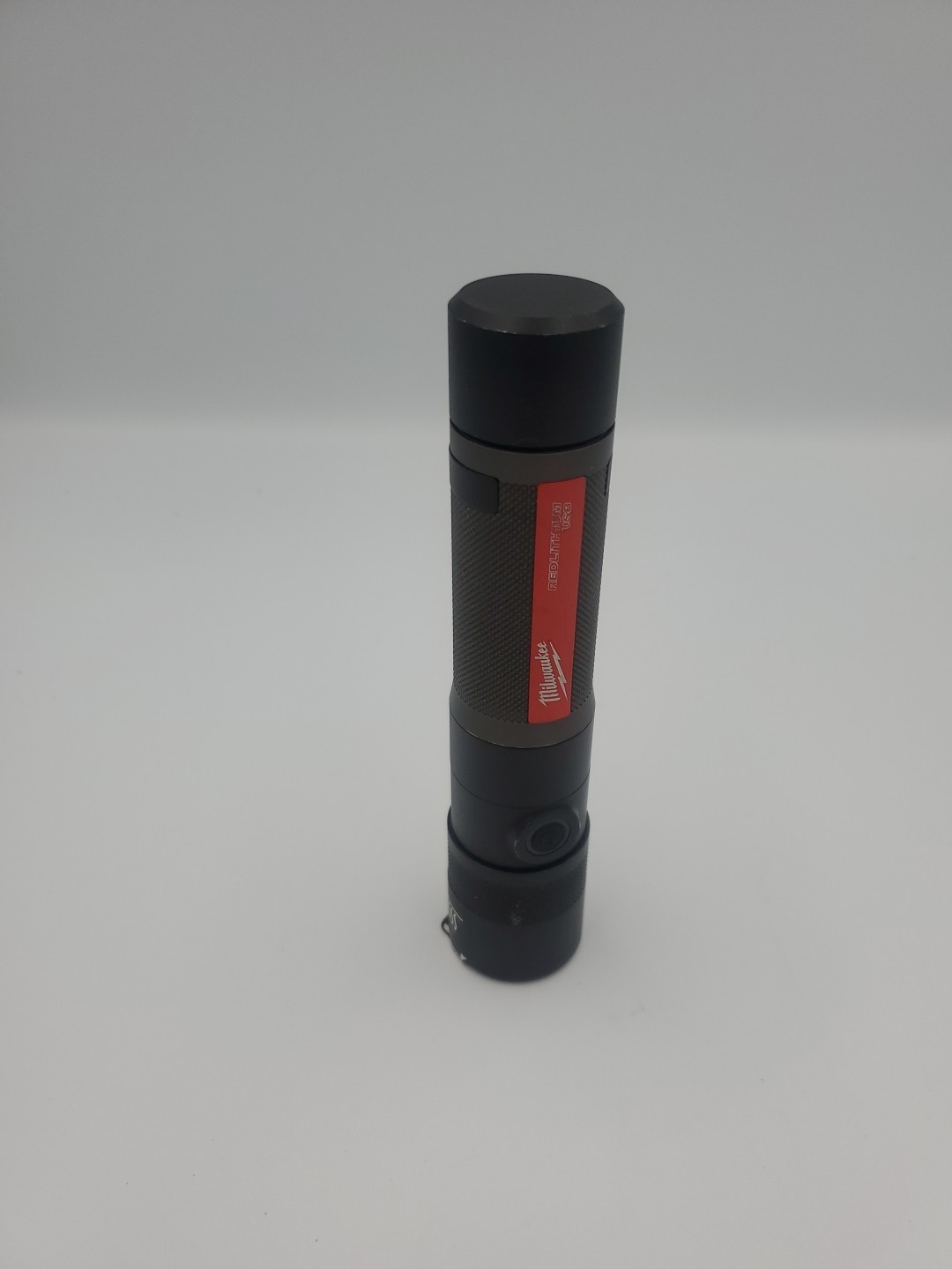 Milwaukee Tool REDLITHIUM USB 1100L Twist Focus Flashlight