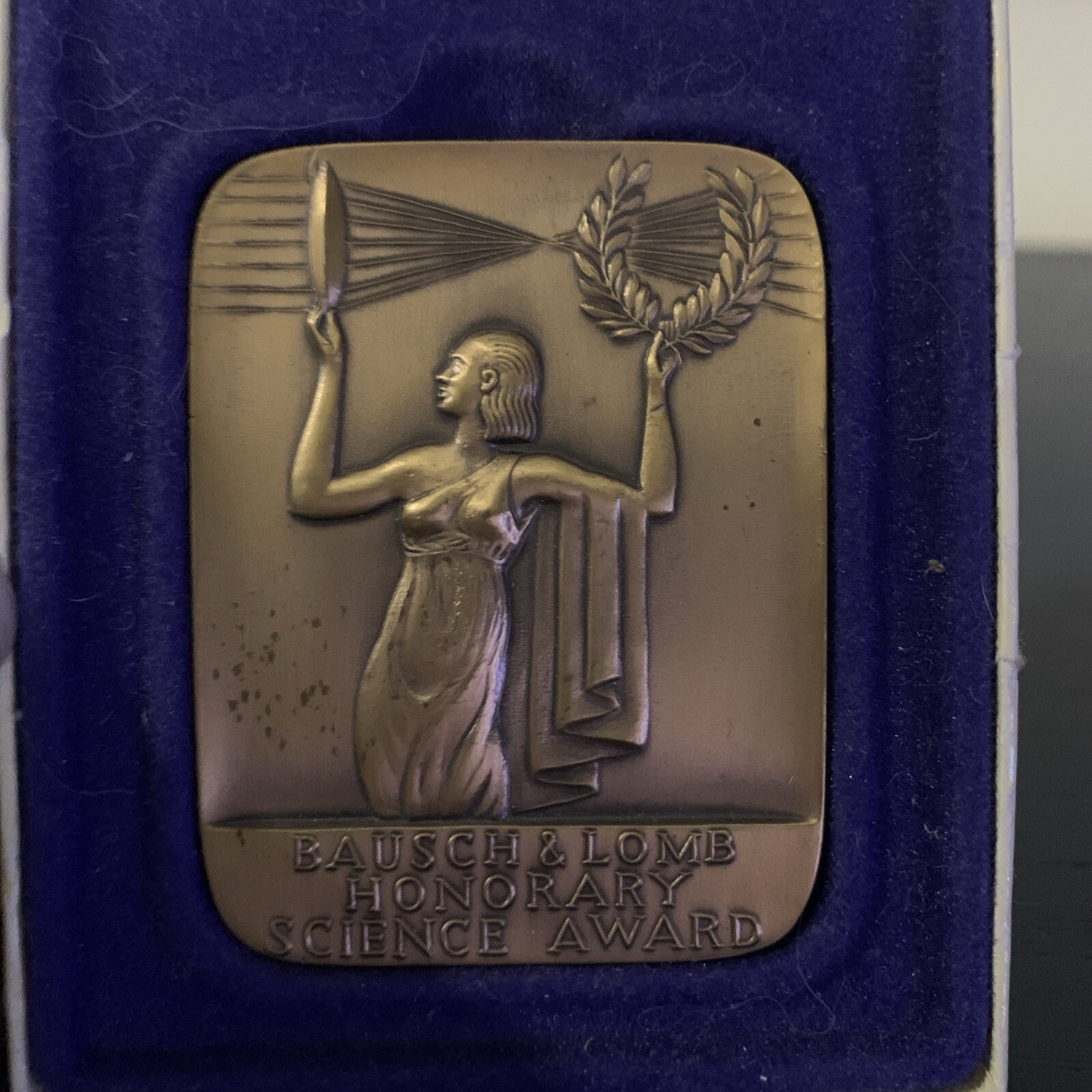 VINTAGE BAUSCH & LOMB HONORARY SCIENCE AWARD BRONZE MEDAL
