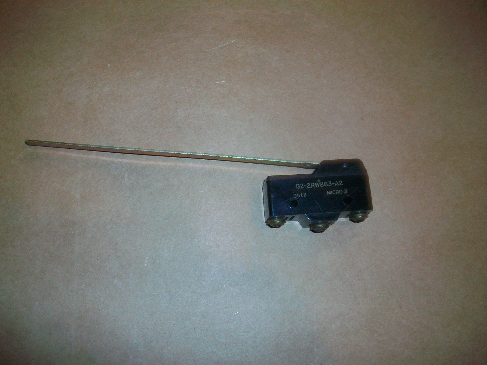 Honeywell Microswitch BZ-2RW863-A2 15A SPDT 6" Long Lever   NEW