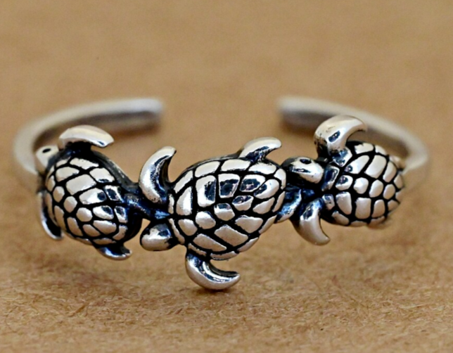 Daily Use Solid Metal ThreeTurtle Toe Ring For Womens White Gold Plated Silver